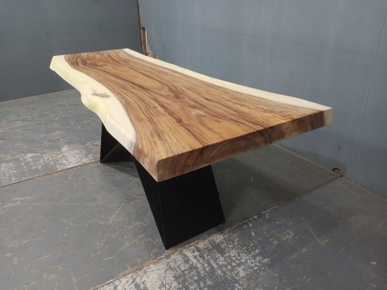 Live Edge Tables