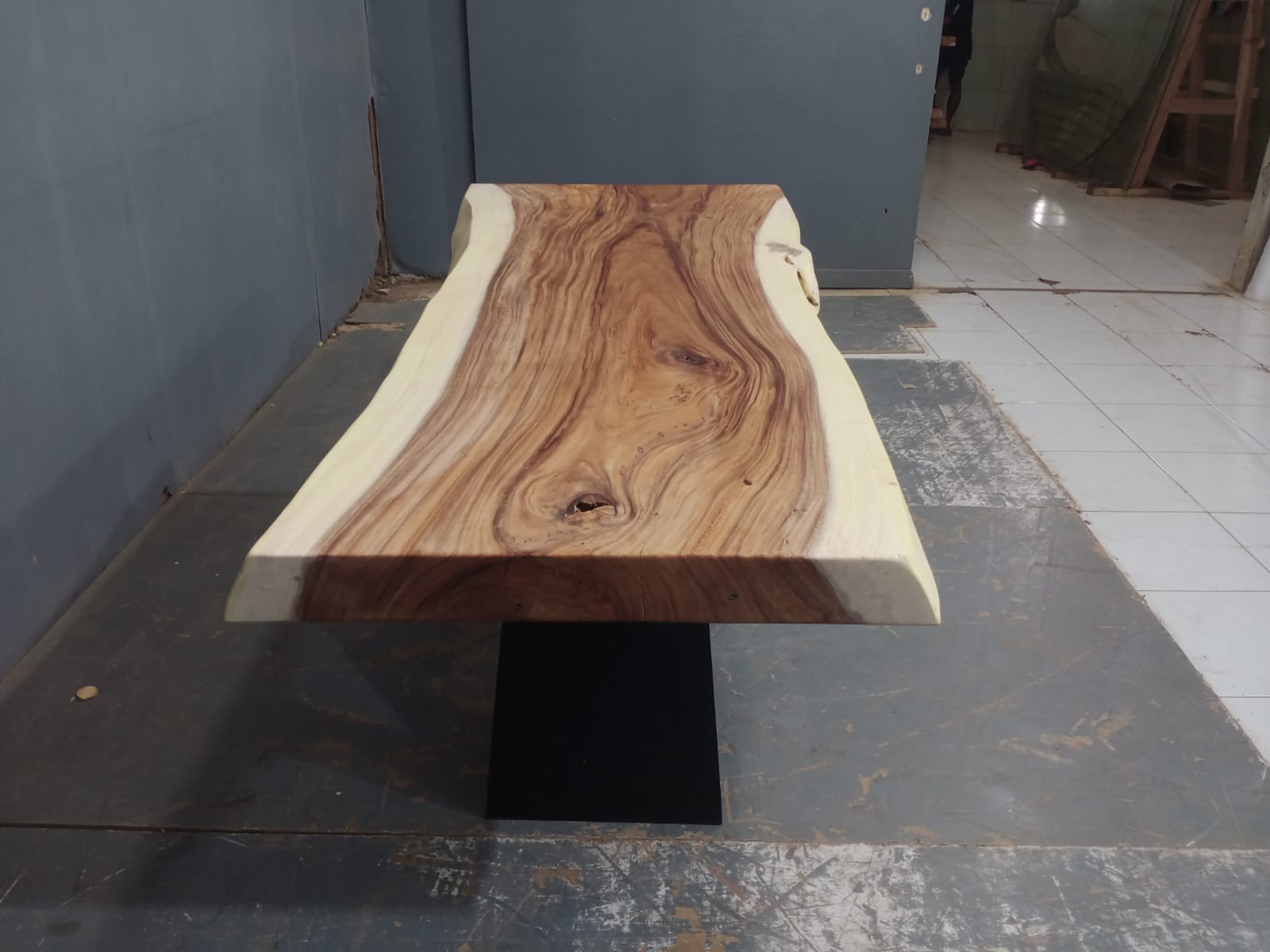 Live Edge Tables