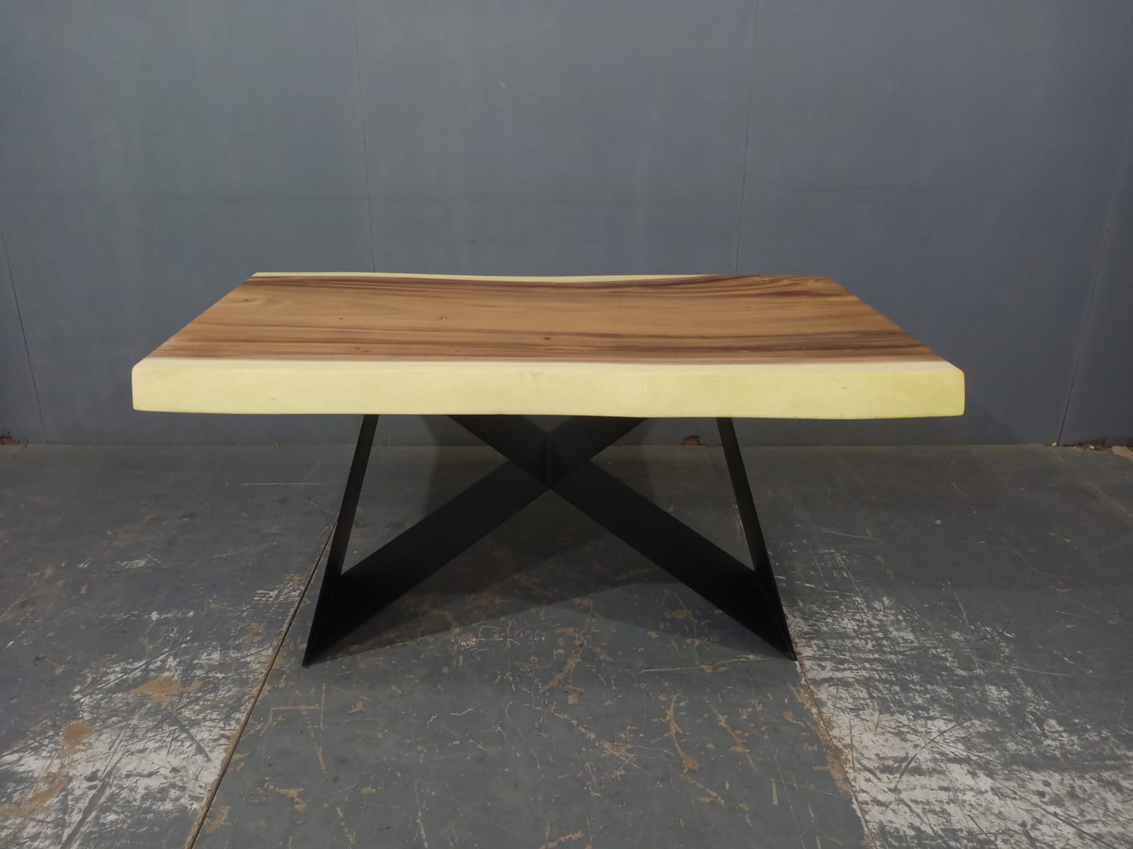 LIVE EDGE TABLES