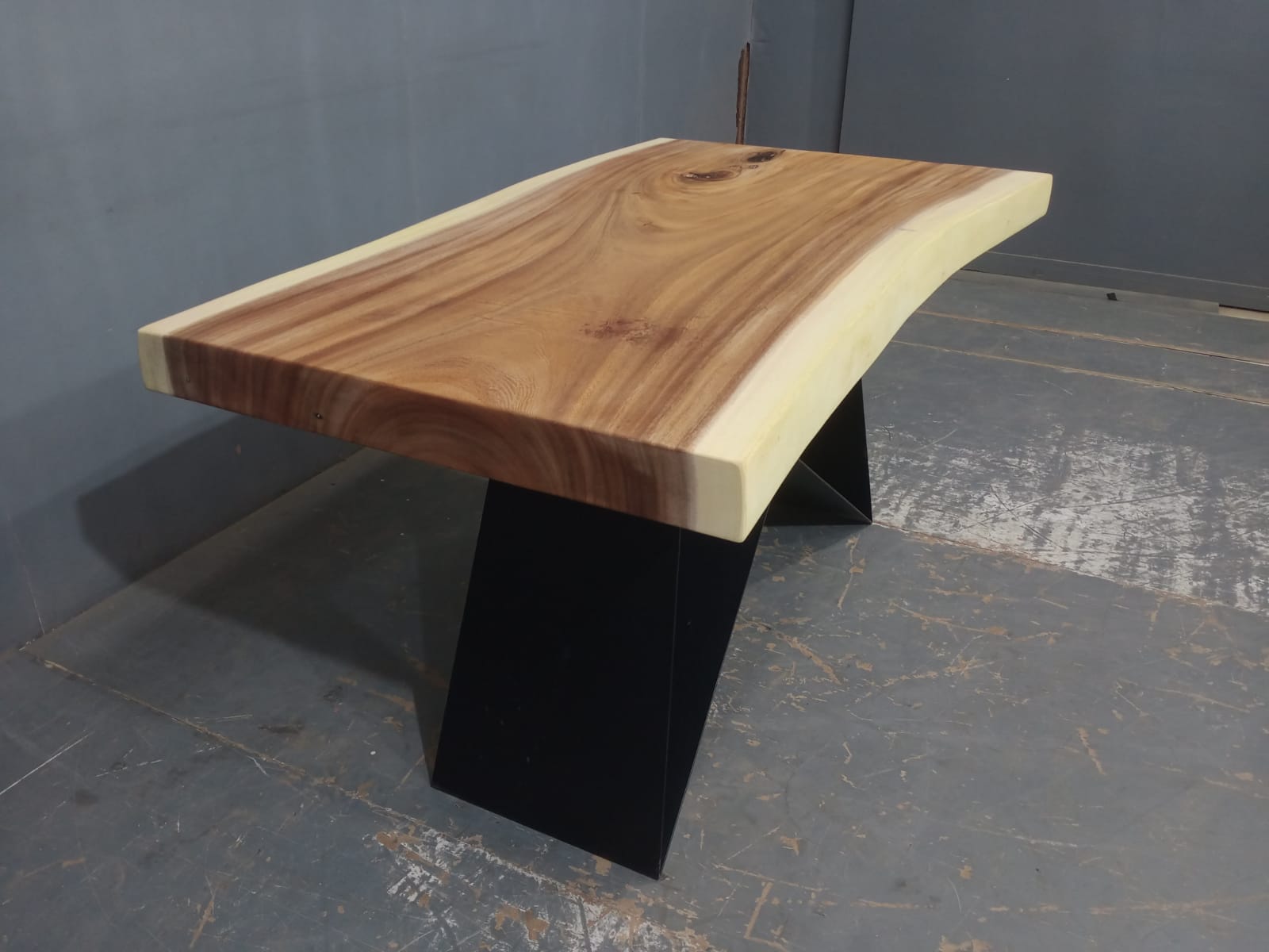 Live Edge Tables