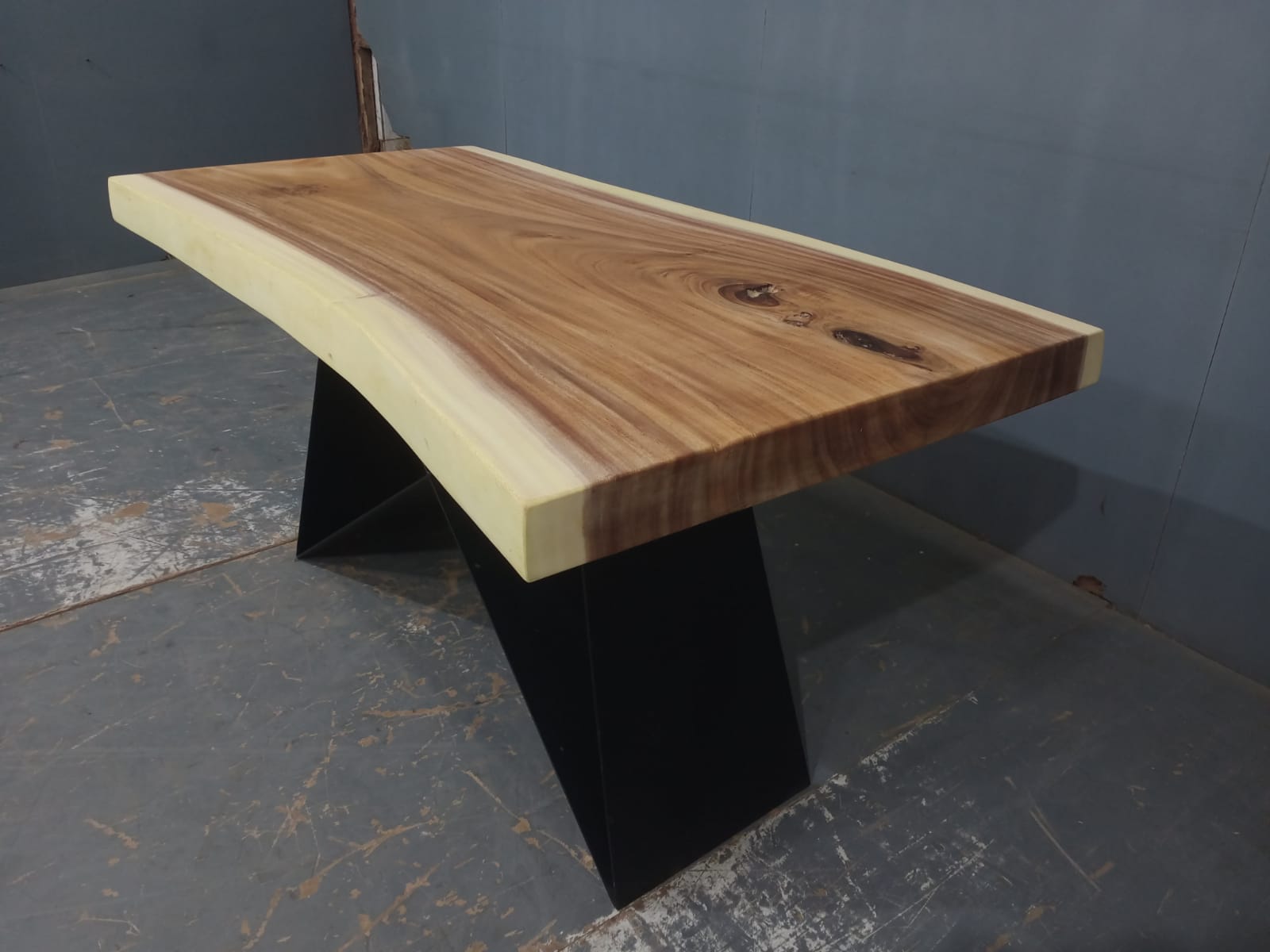 Live Edge Tables