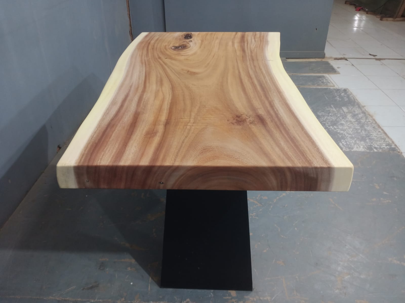 Live Edge Tables
