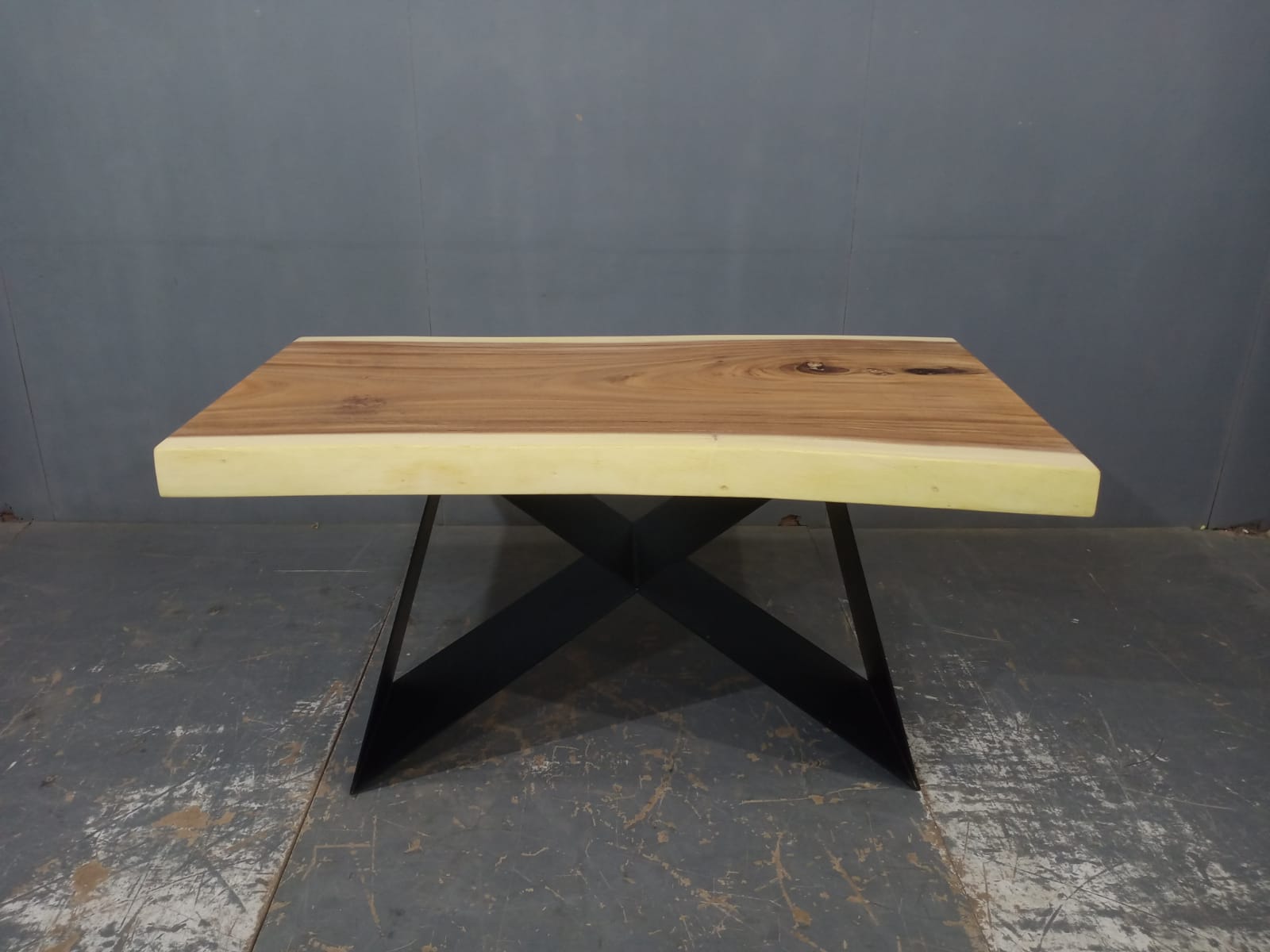 LIVE EDGE TABLES