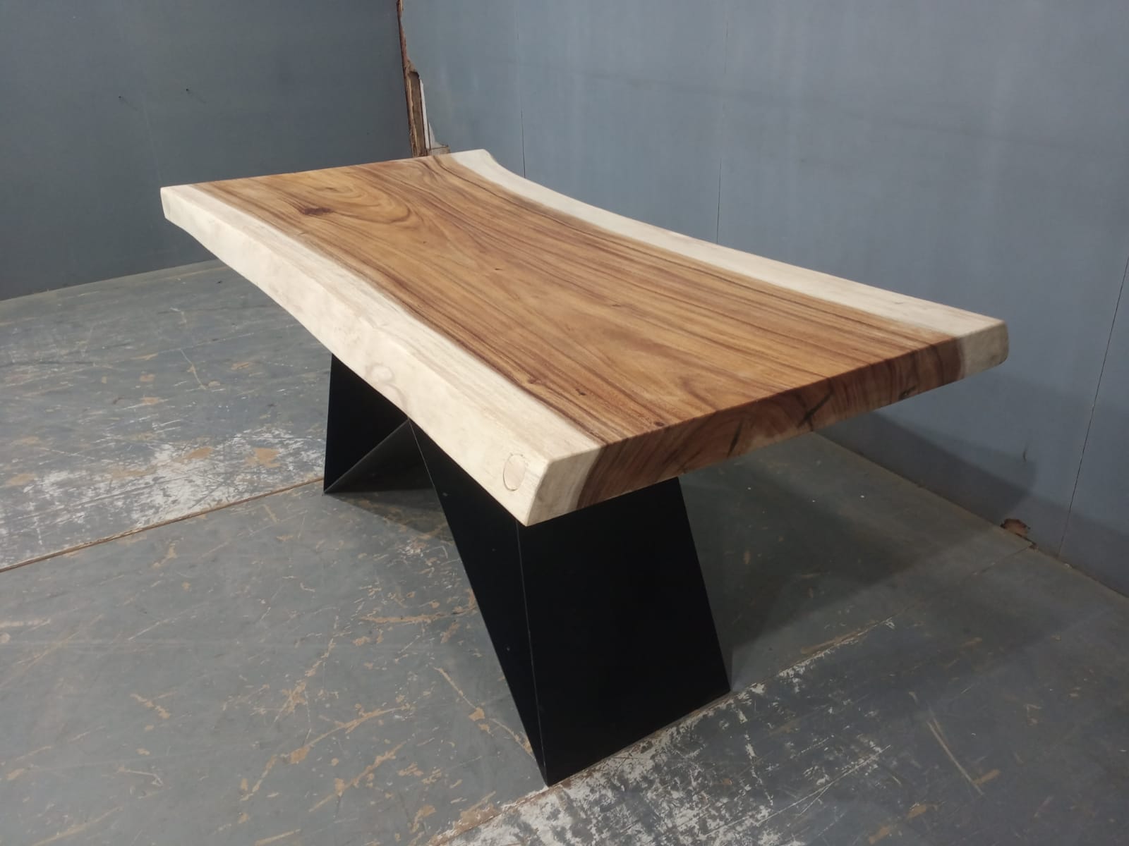Live Edge Tables