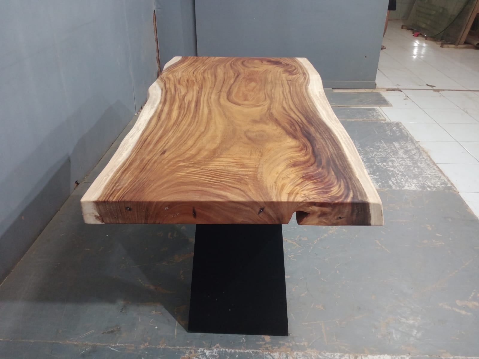 Live Edge Tables