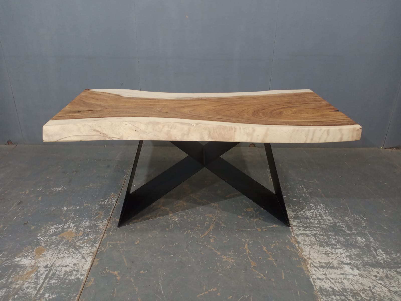 LIVE EDGE TABLES
