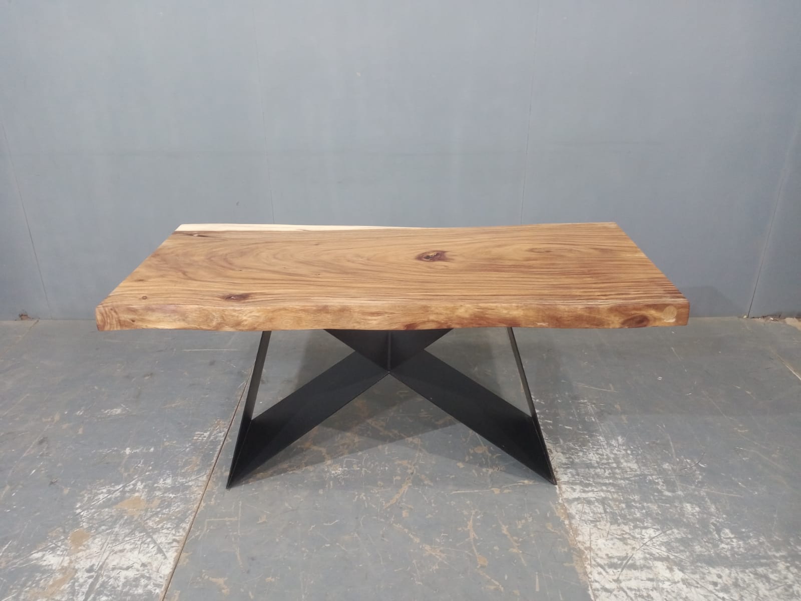 LIVE EDGE TABLES