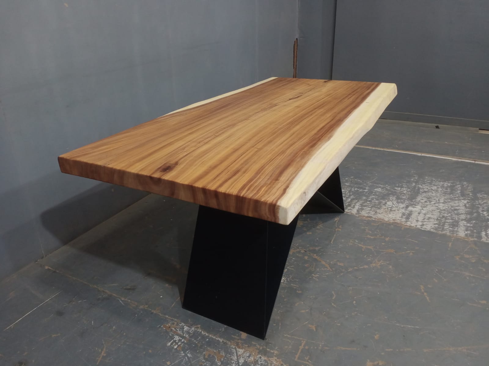 Live Edge Tables