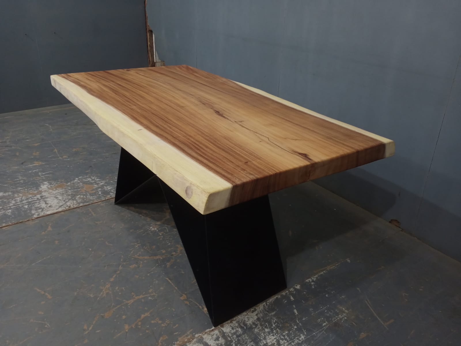 Live Edge Tables