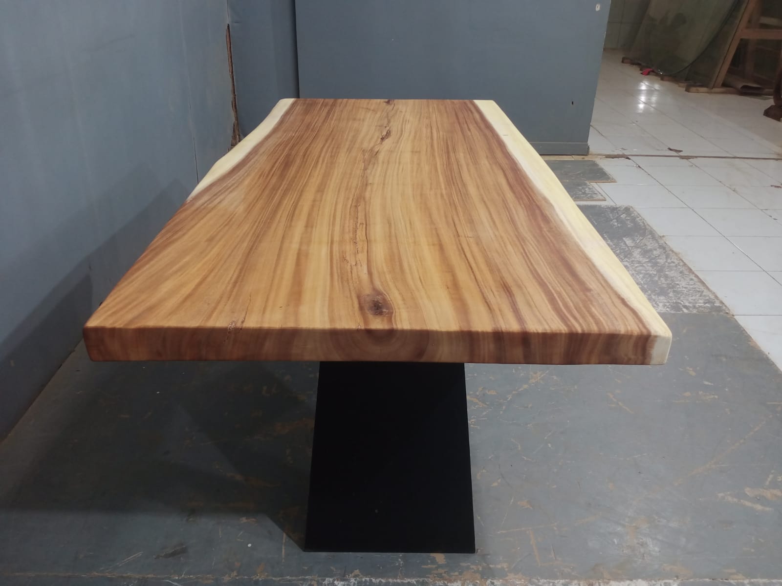 Live Edge Tables