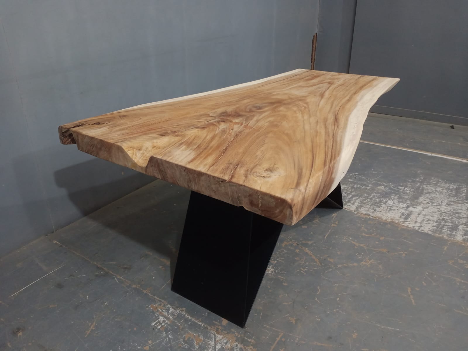 Live Edge Tables