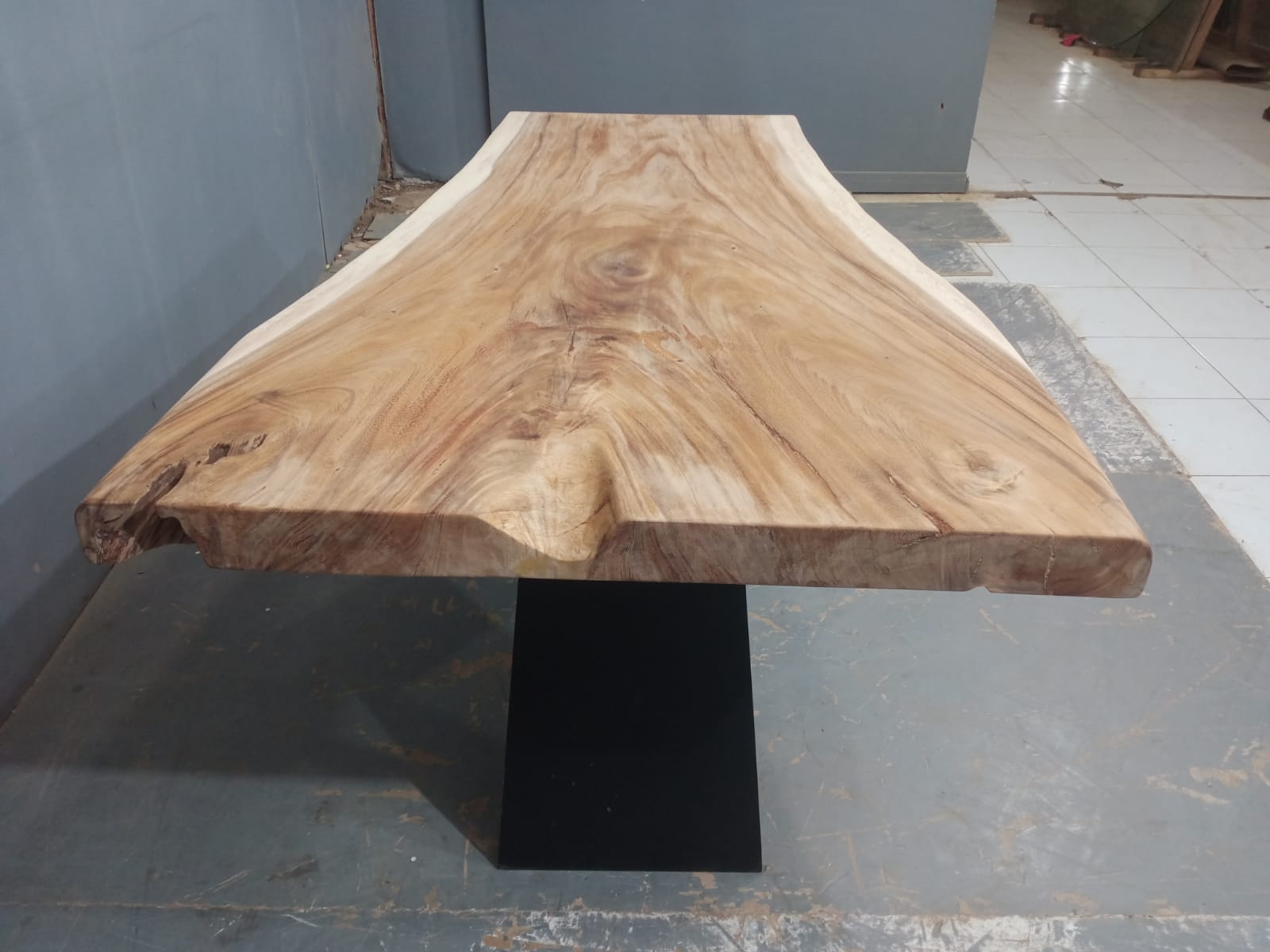 Live Edge Tables