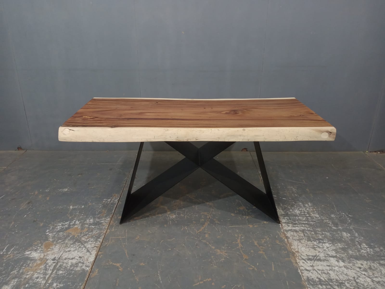 LIVE EDGE TABLES