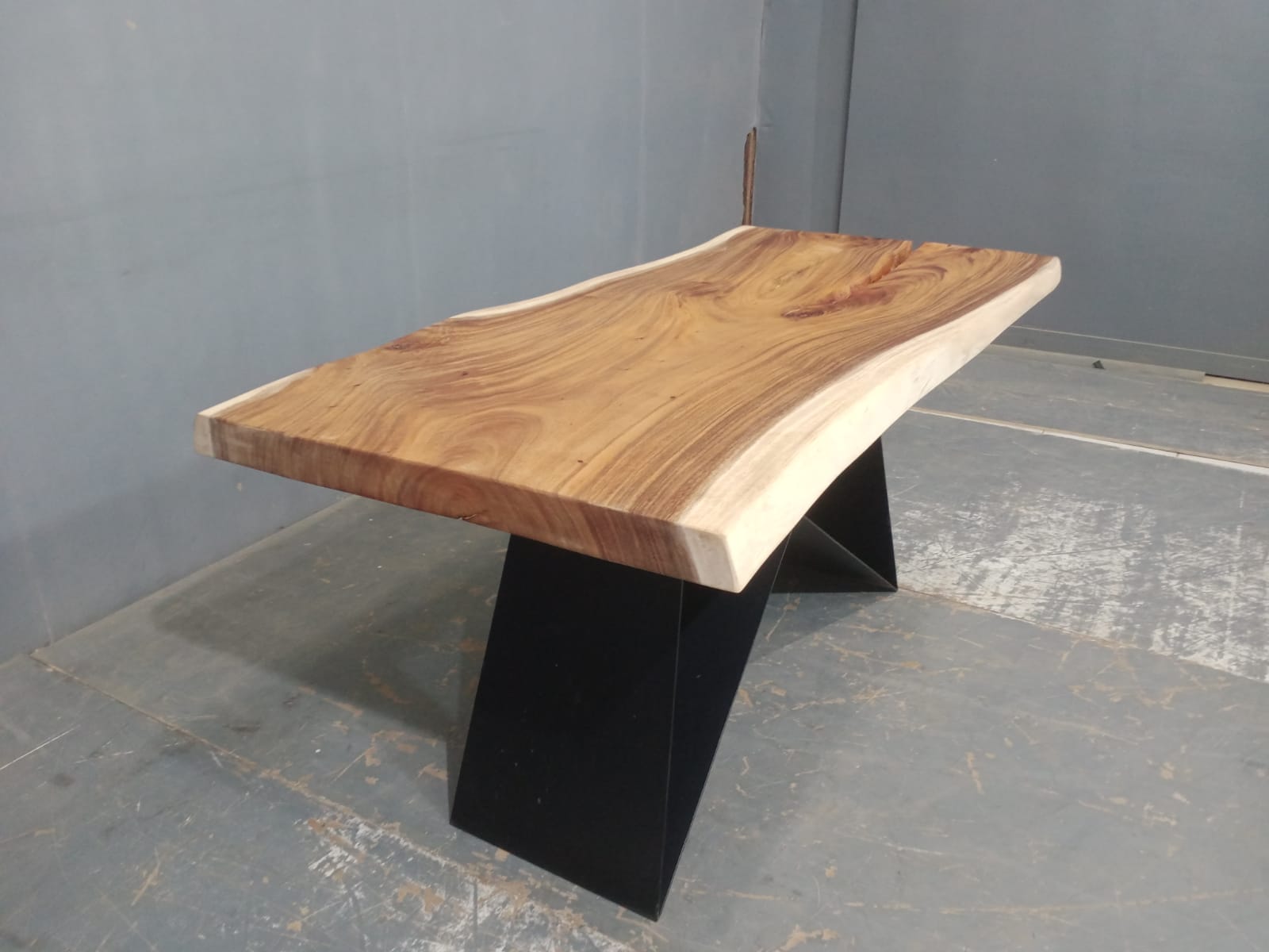 Live Edge Tables