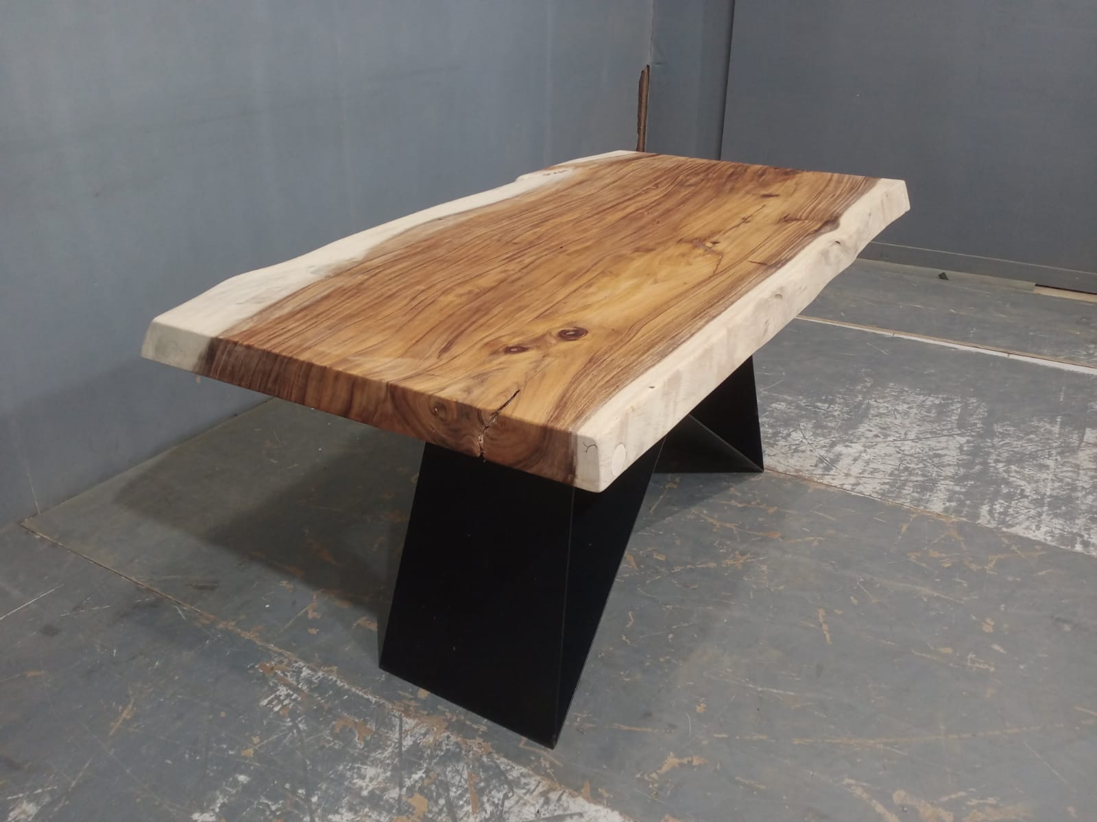 Live Edge Tables