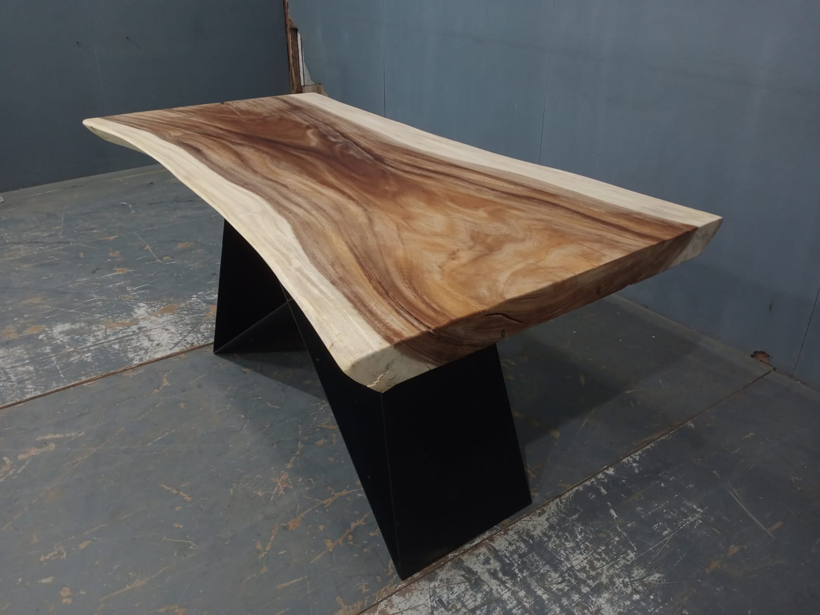 Live Edge Tables