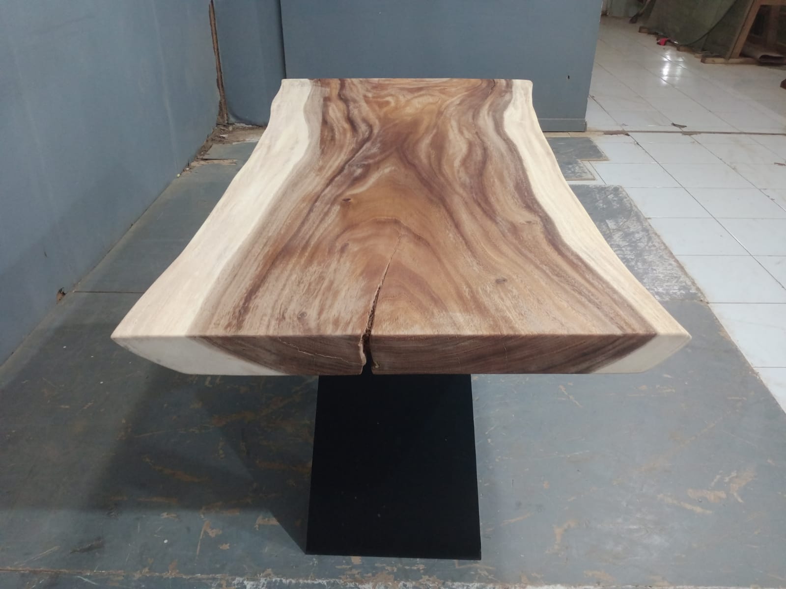 Live Edge Tables