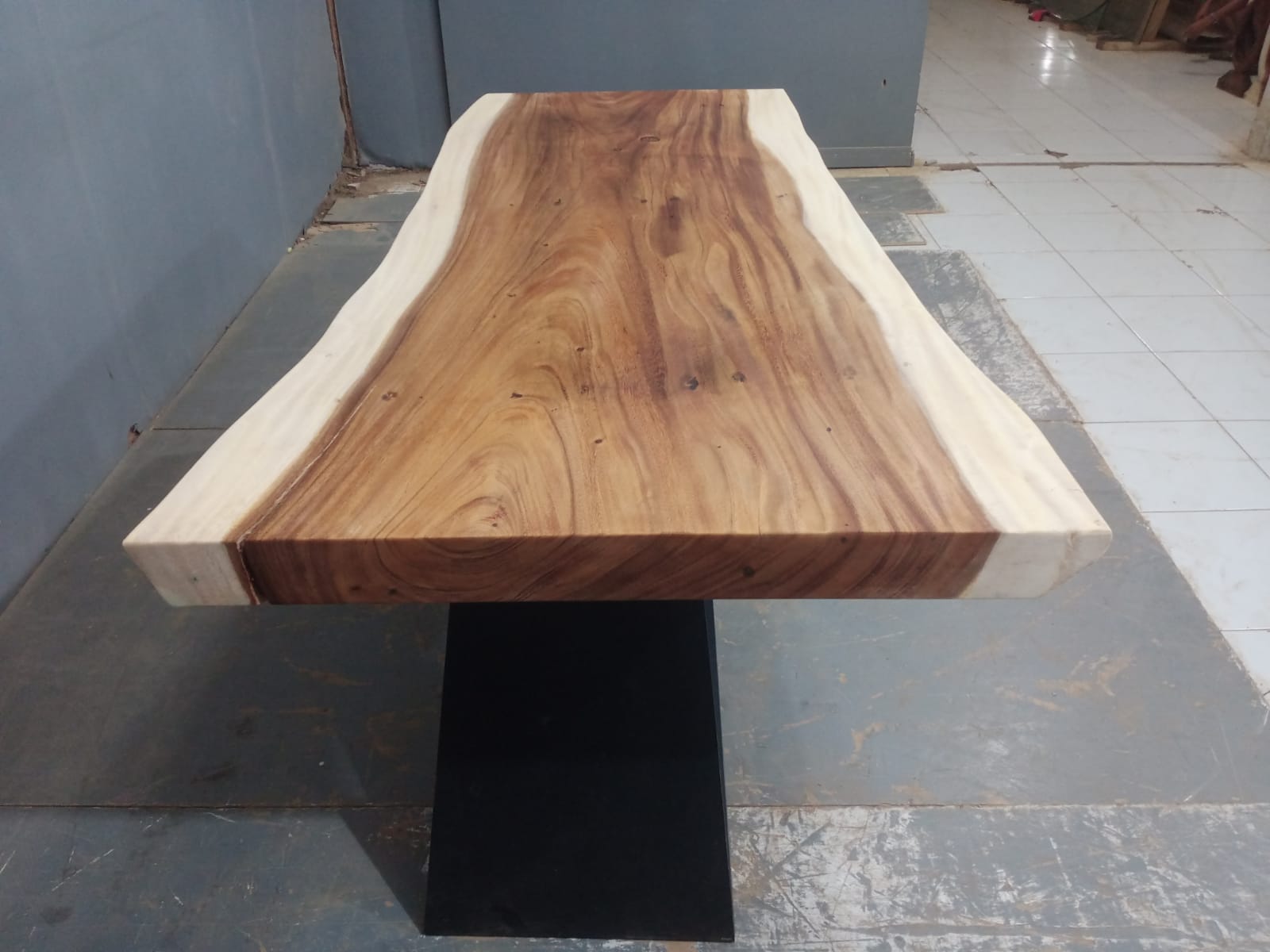 Live Edge Tables