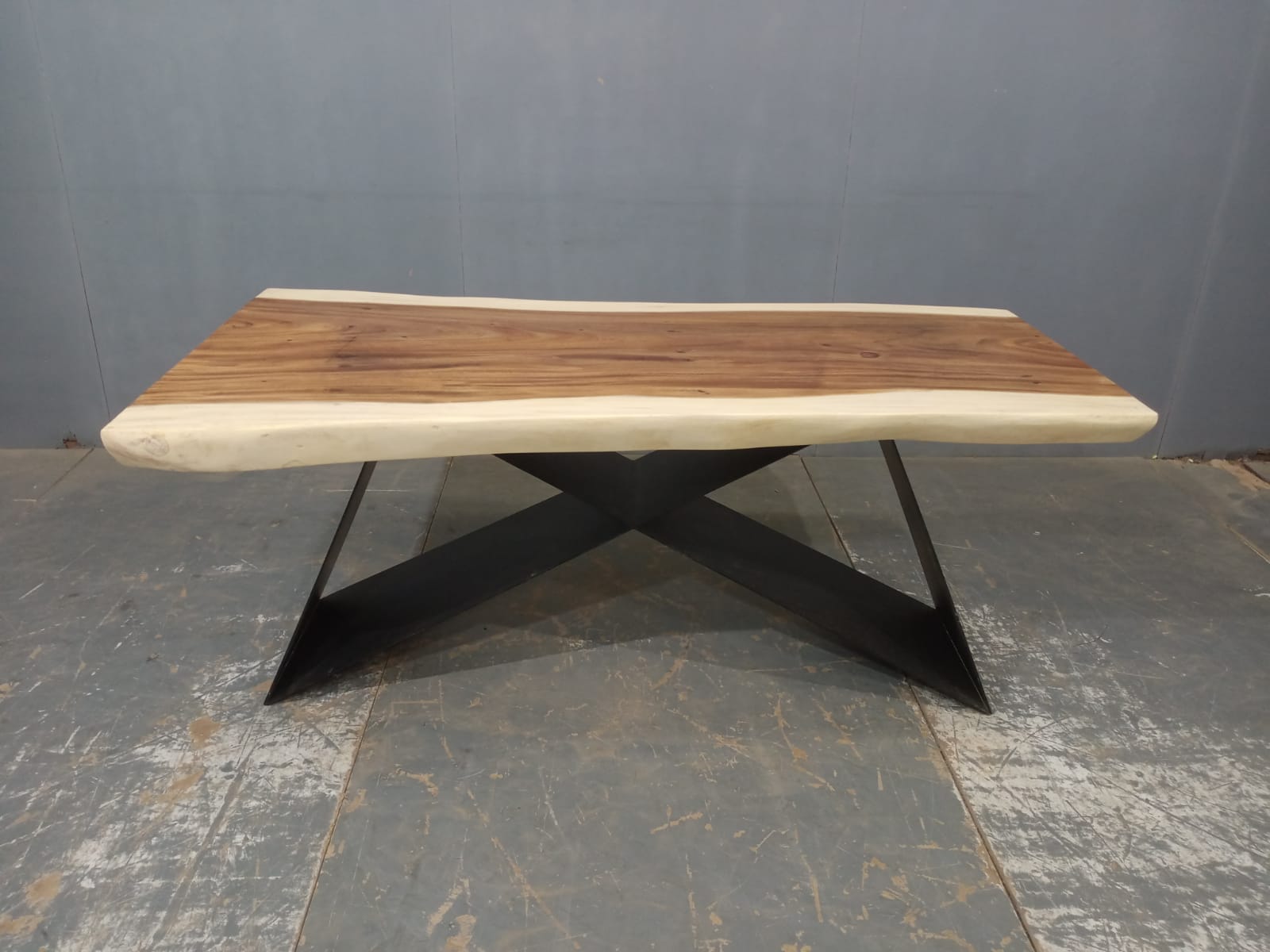 LIVE EDGE TABLES