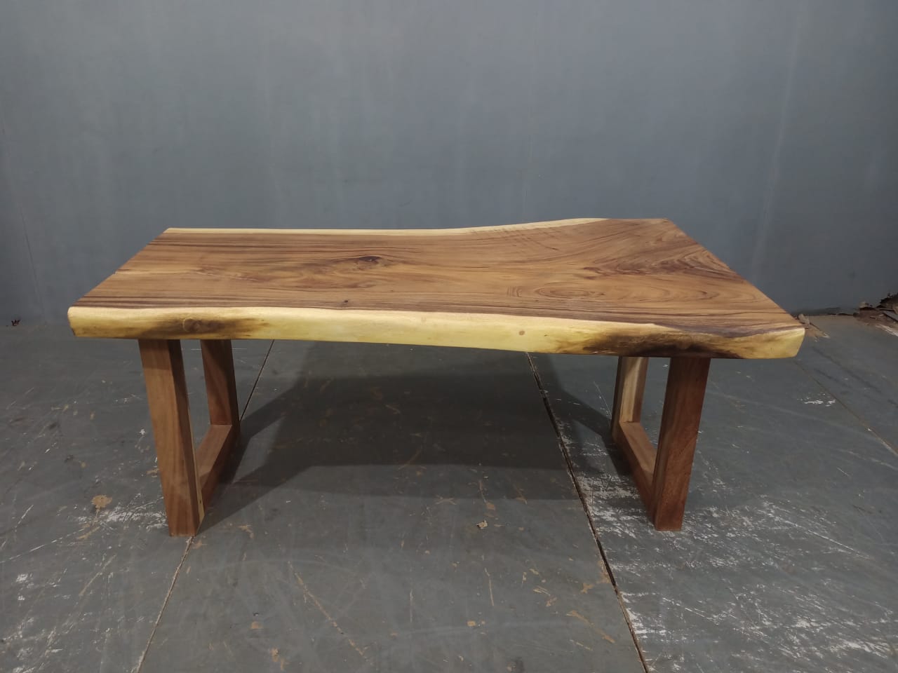 LIVE EDGE TABLES