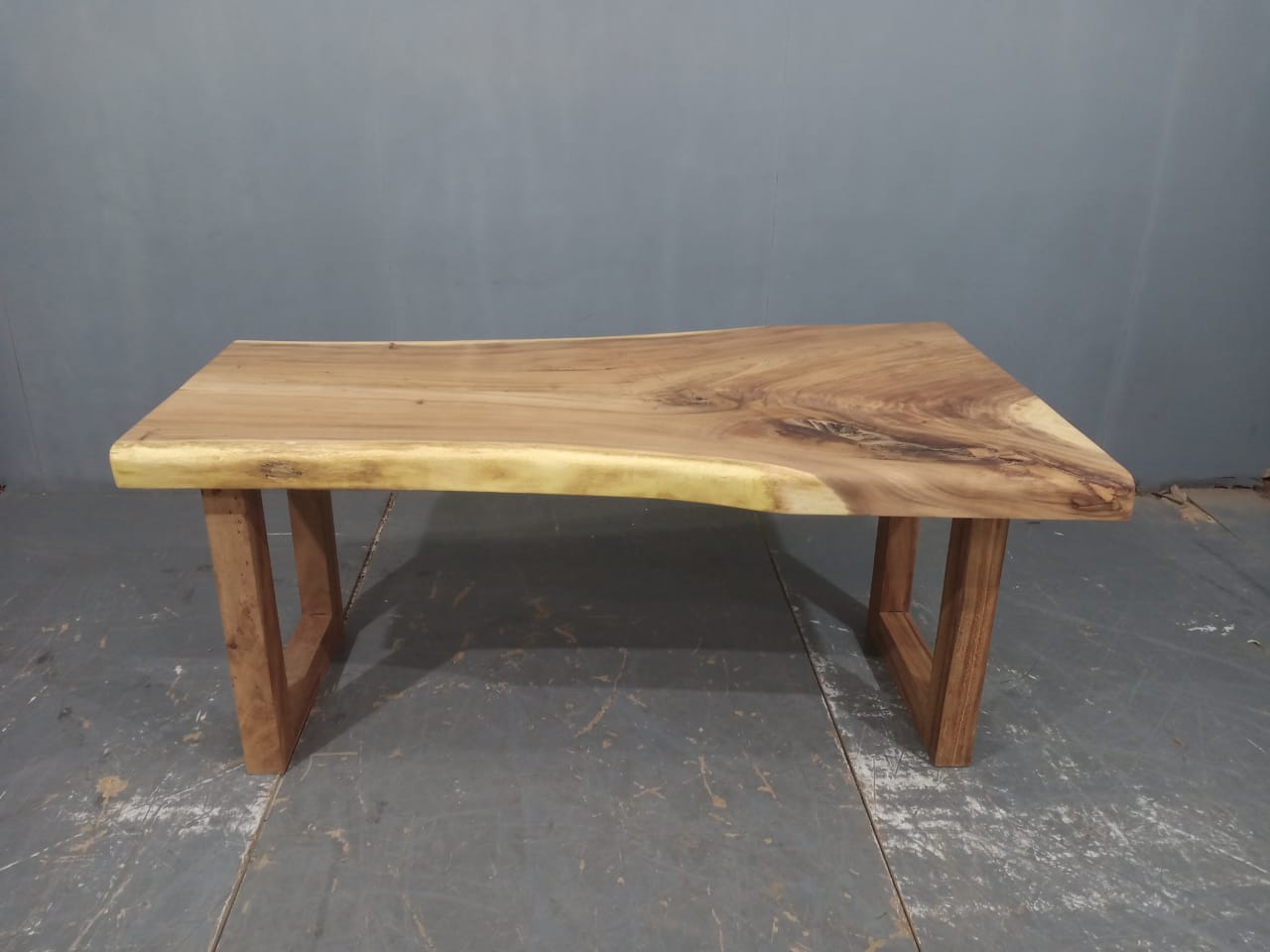 LIVE EDGE TABLES