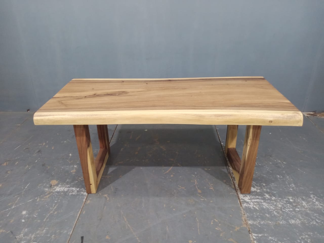 LIVE EDGE TABLES