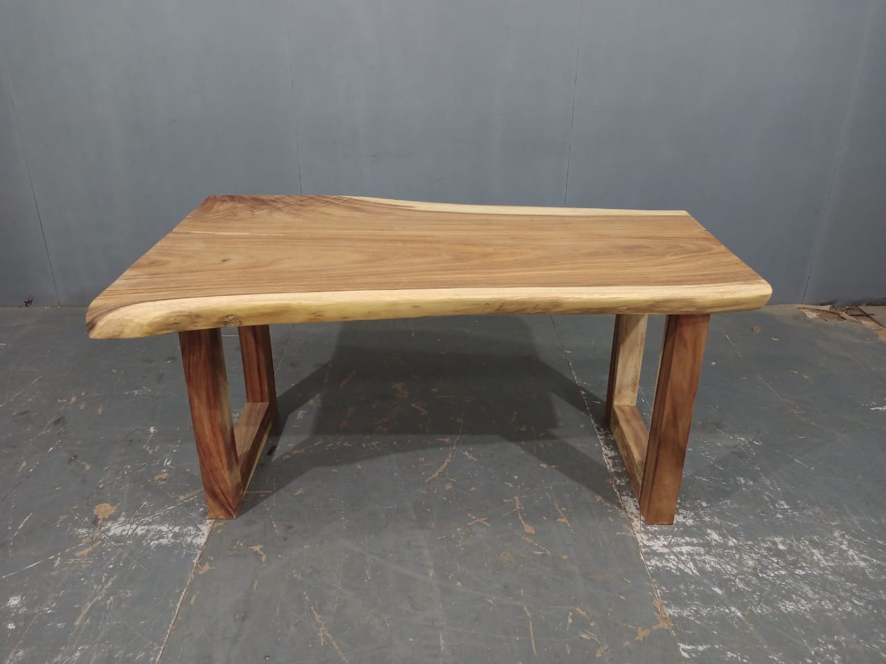 LIVE EDGE TABLES