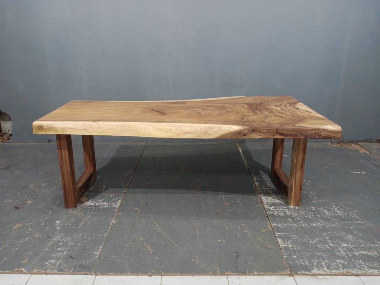 LIVE EDGE TABLES