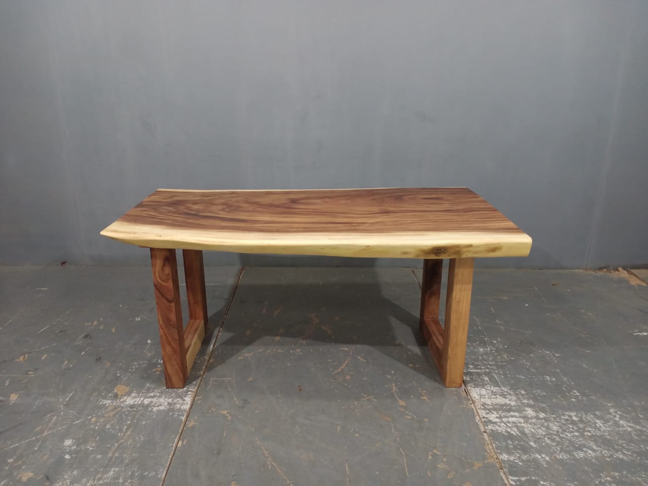 LIVE EDGE TABLES