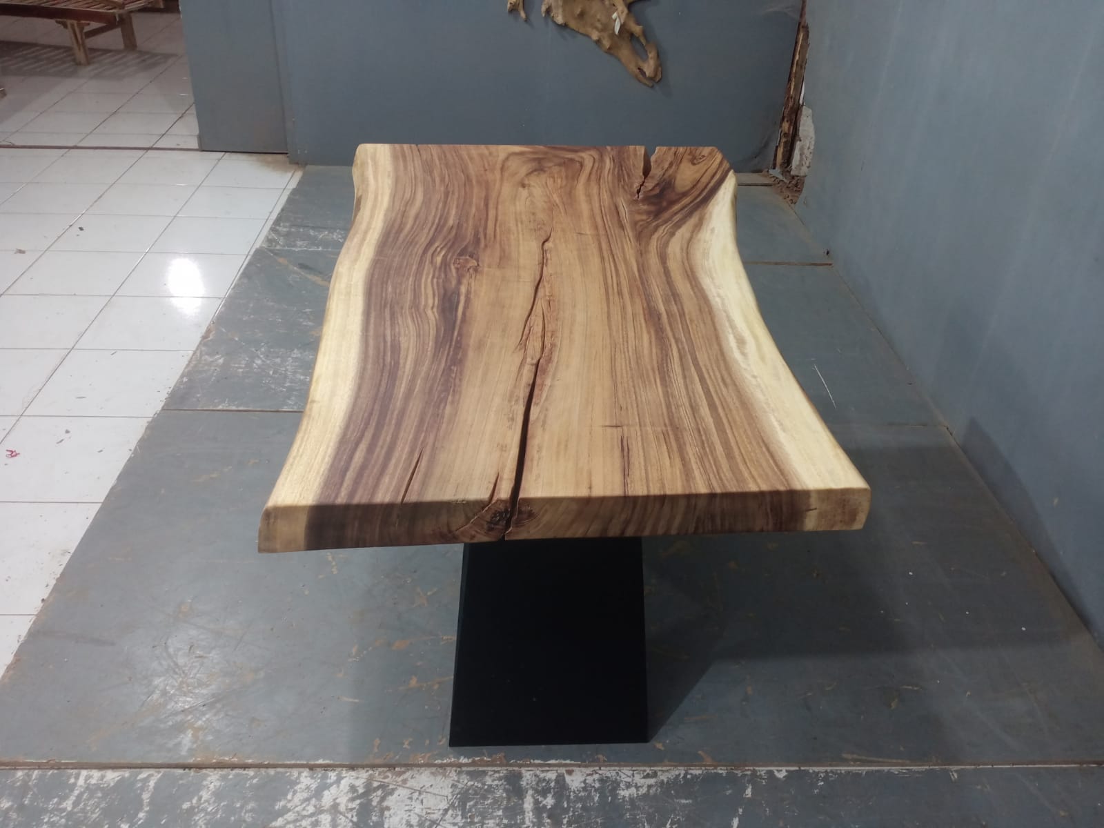 Live Edge Tables