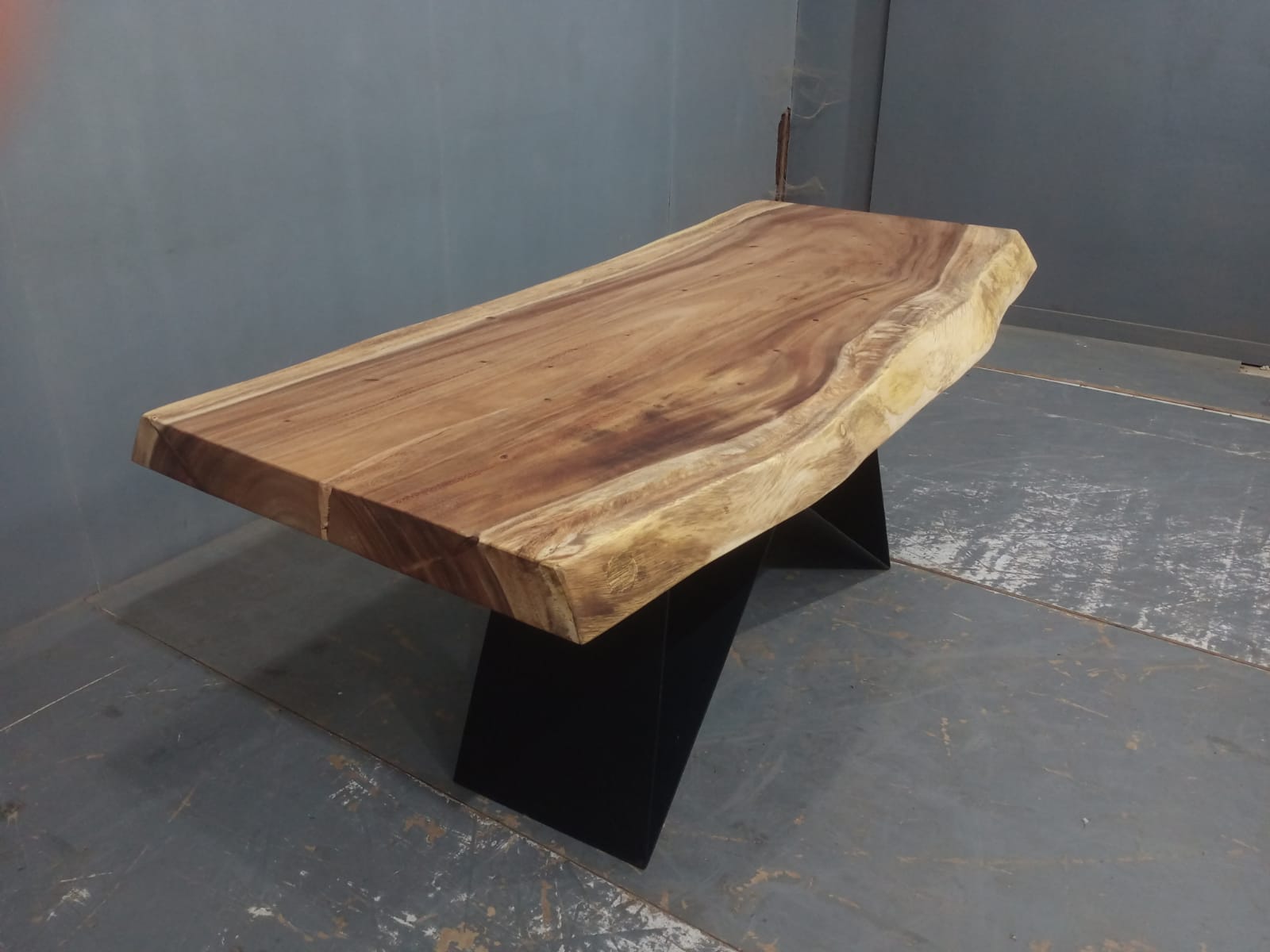 Live Edge Tables