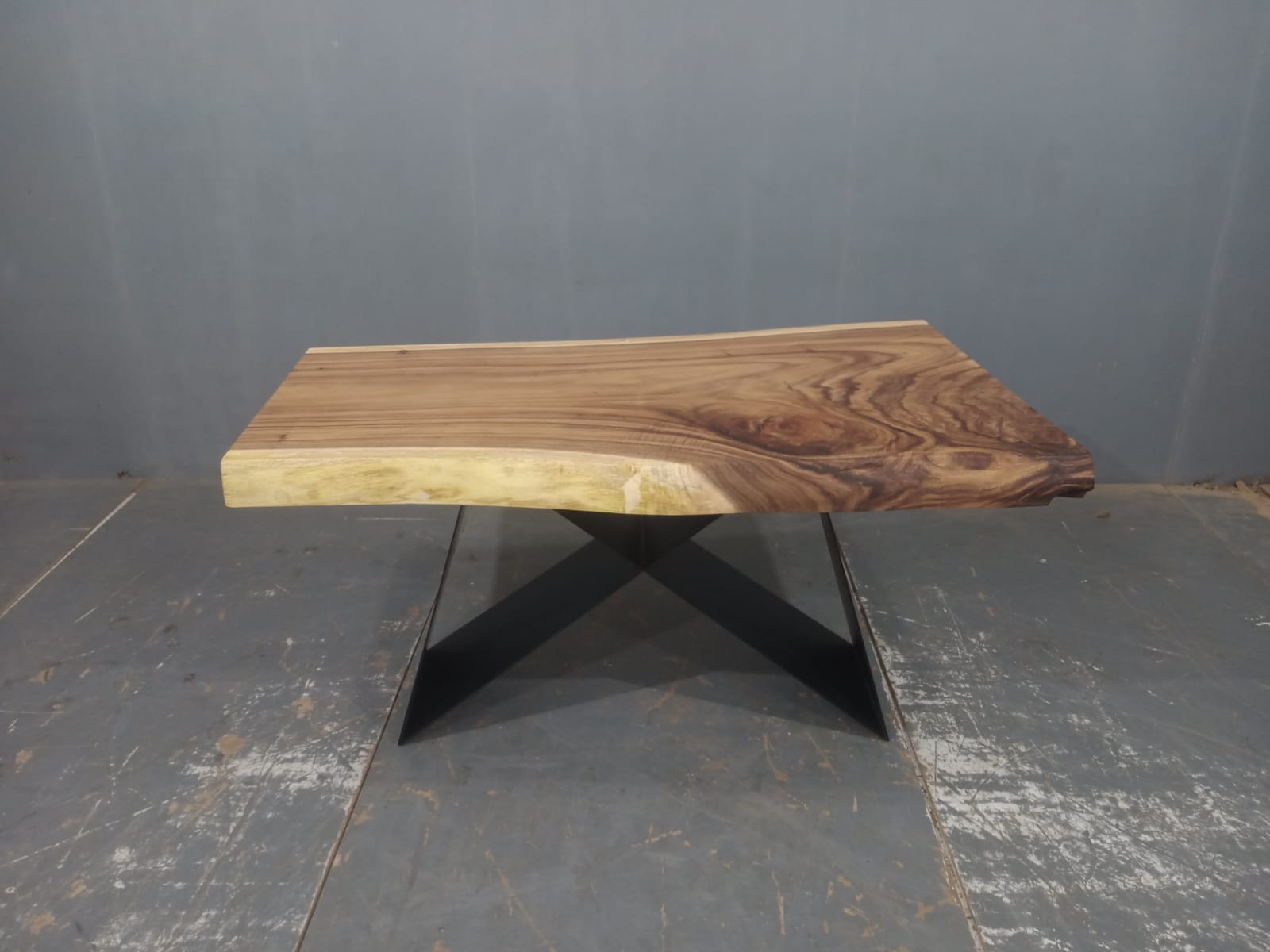 LIVE EDGE TABLES