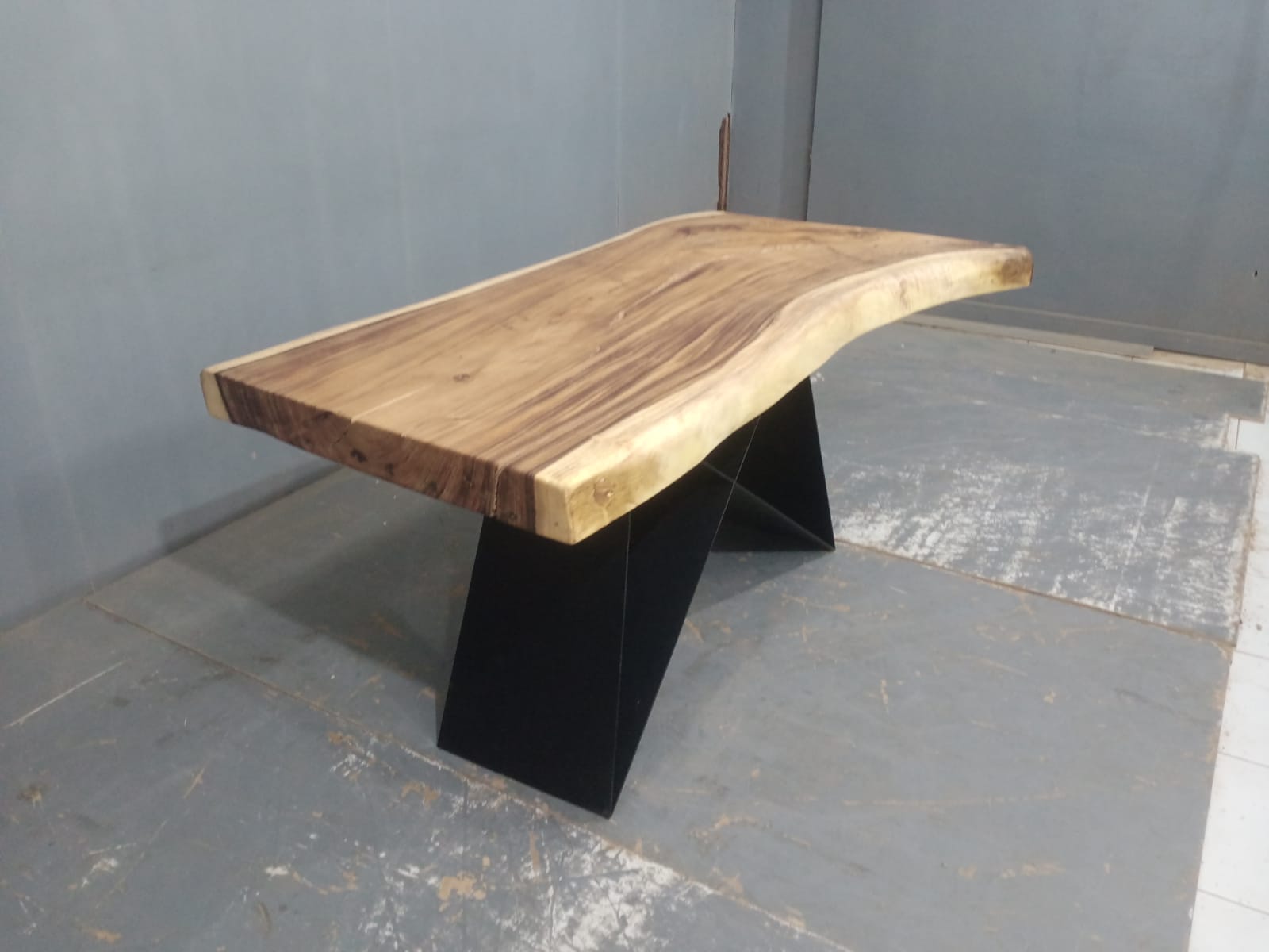 Live Edge Tables