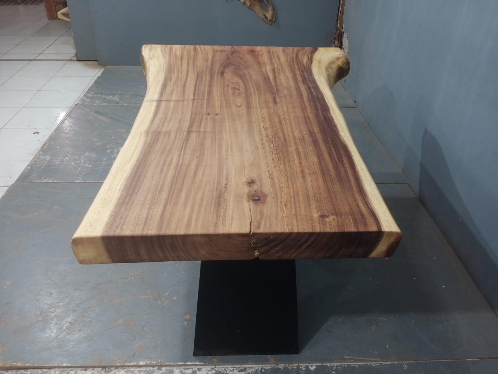 Live Edge Tables