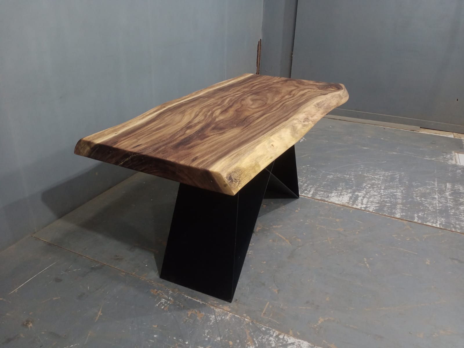 Live Edge Tables