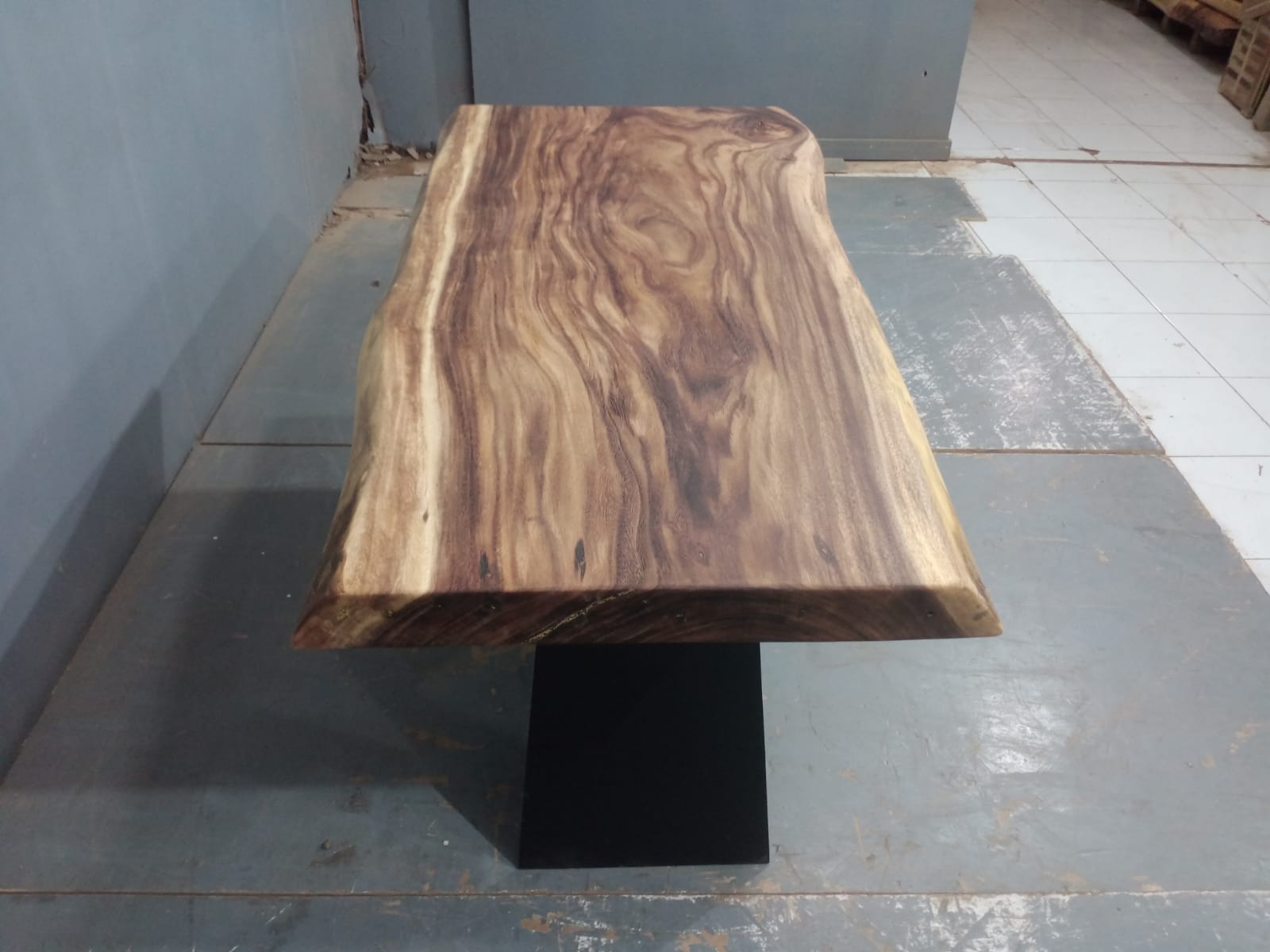 Live Edge Tables