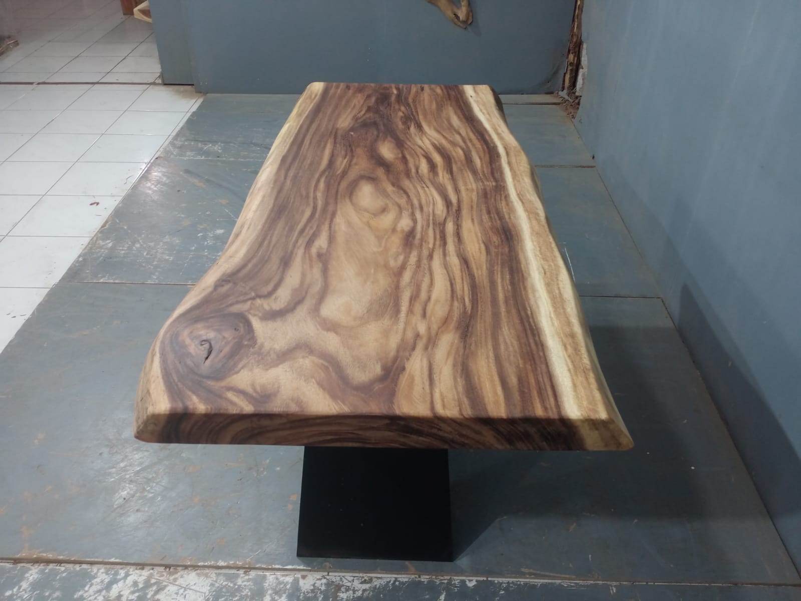 Live Edge Tables