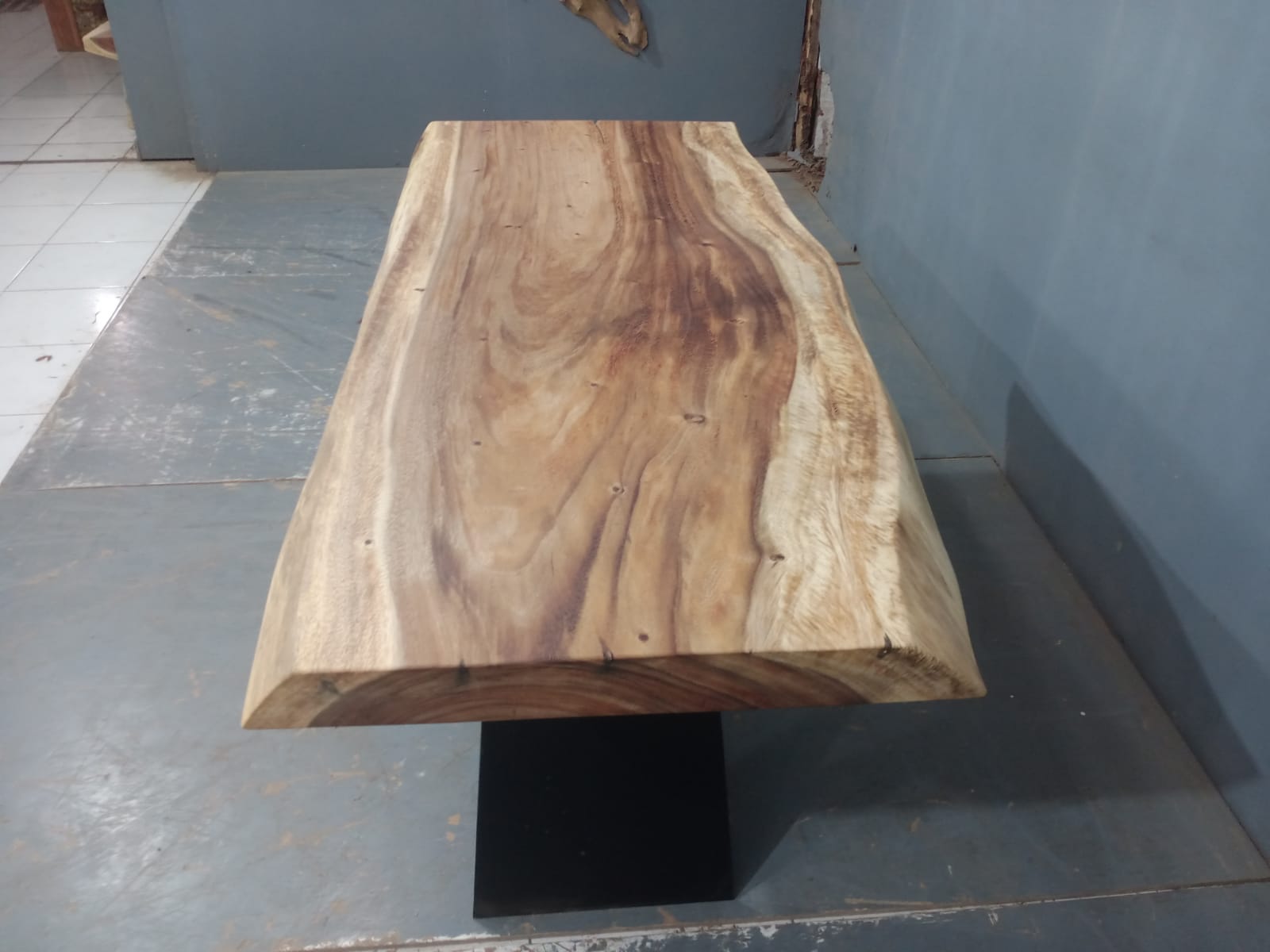 Live Edge Tables