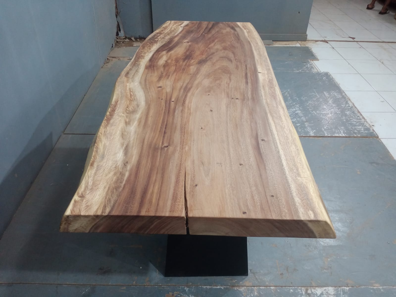 Live Edge Tables
