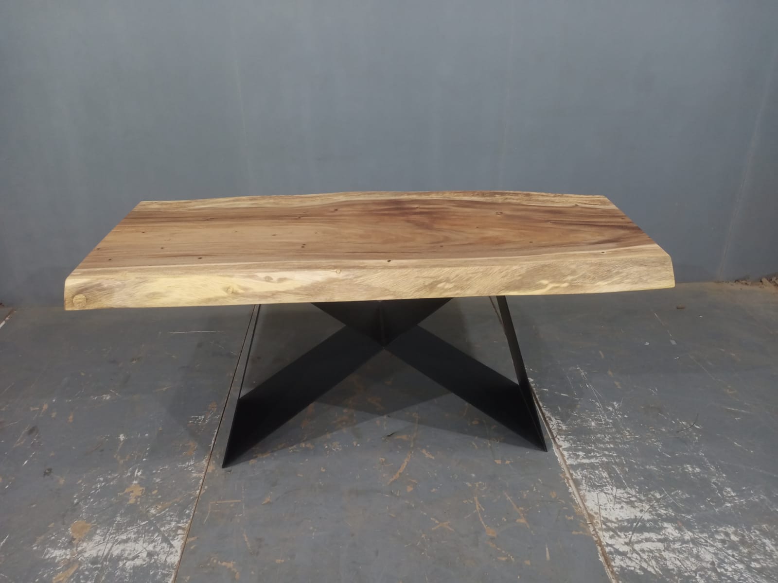 LIVE EDGE TABLES