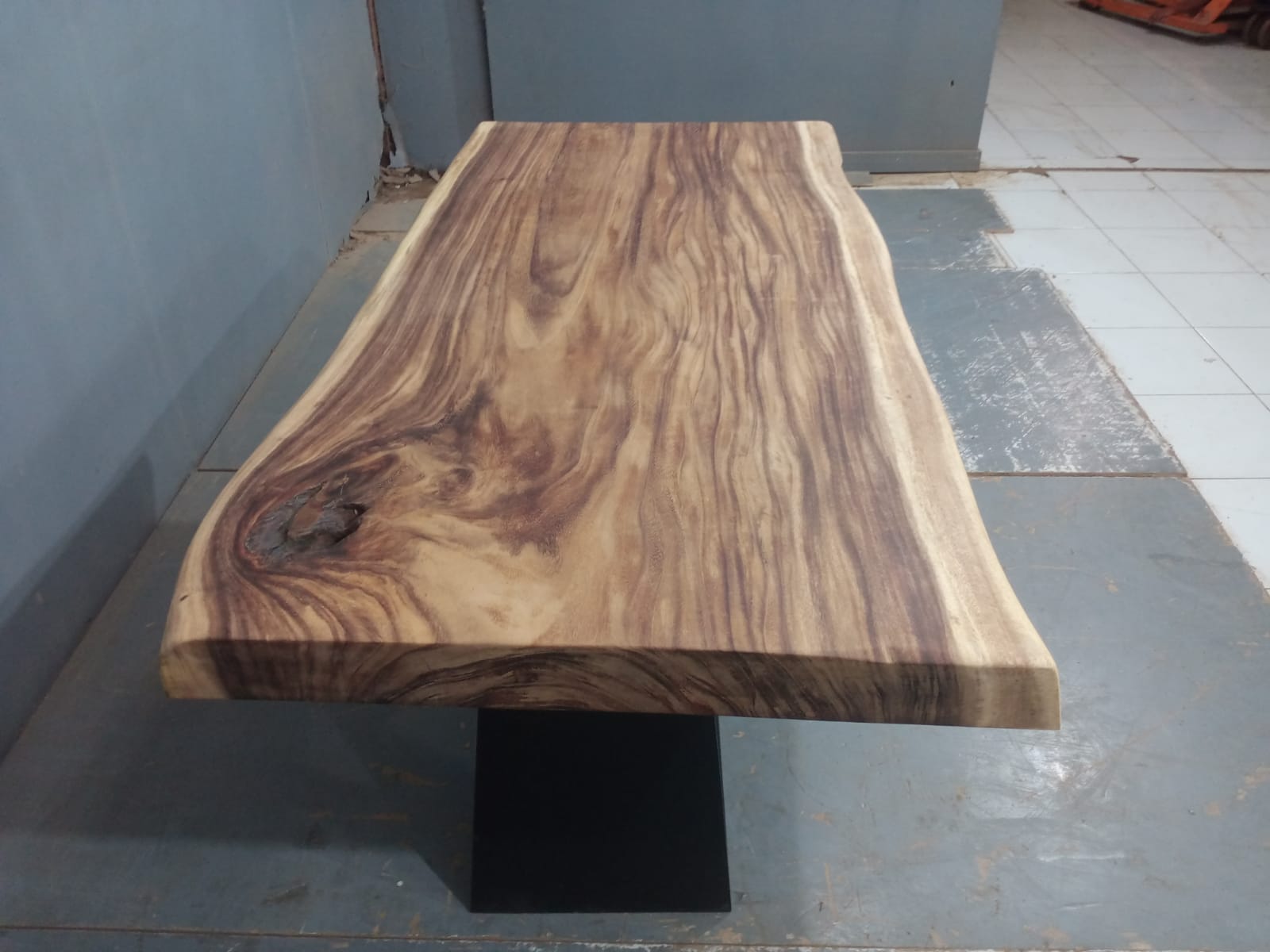 Live Edge Tables