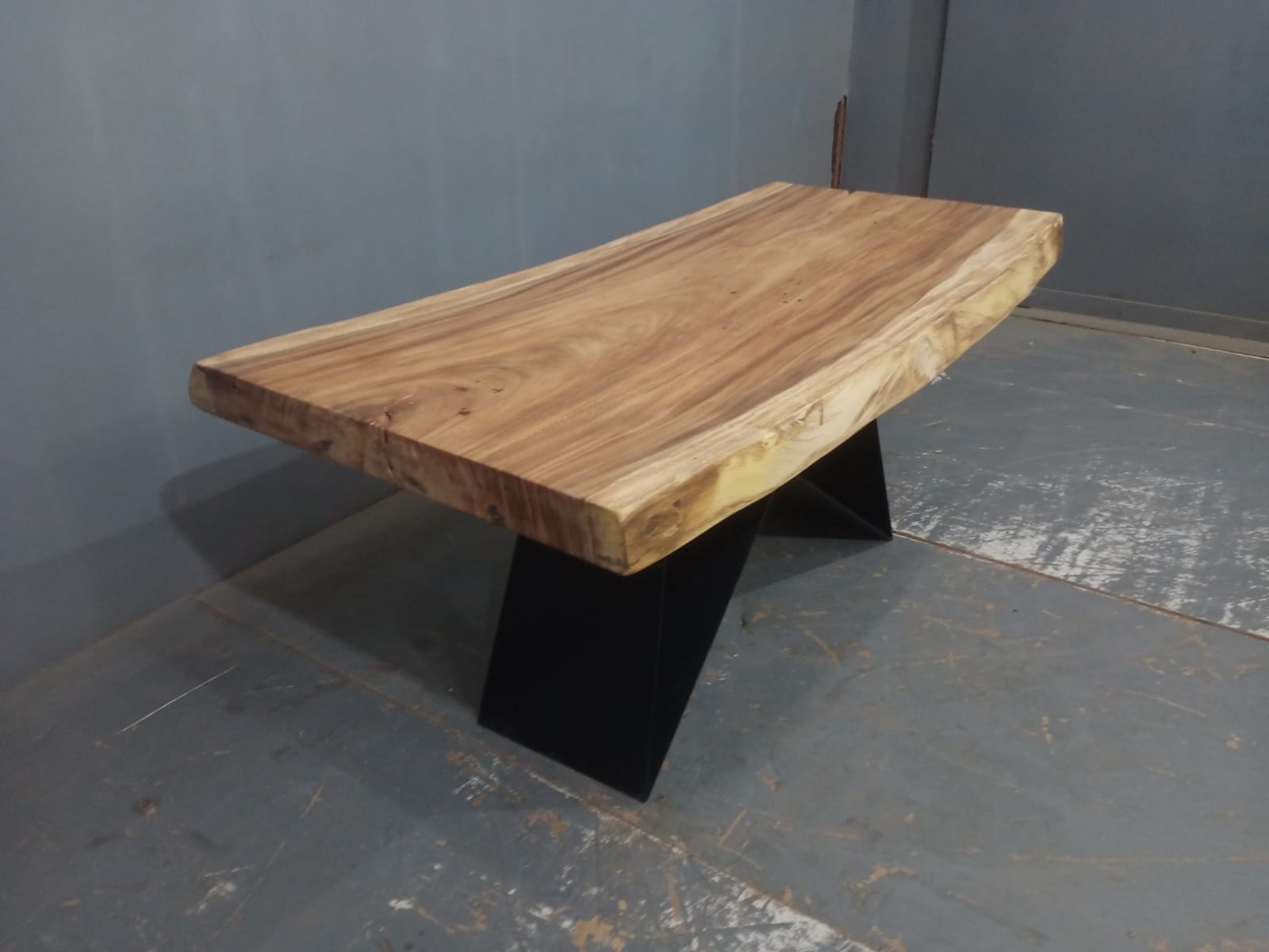 Live Edge Tables