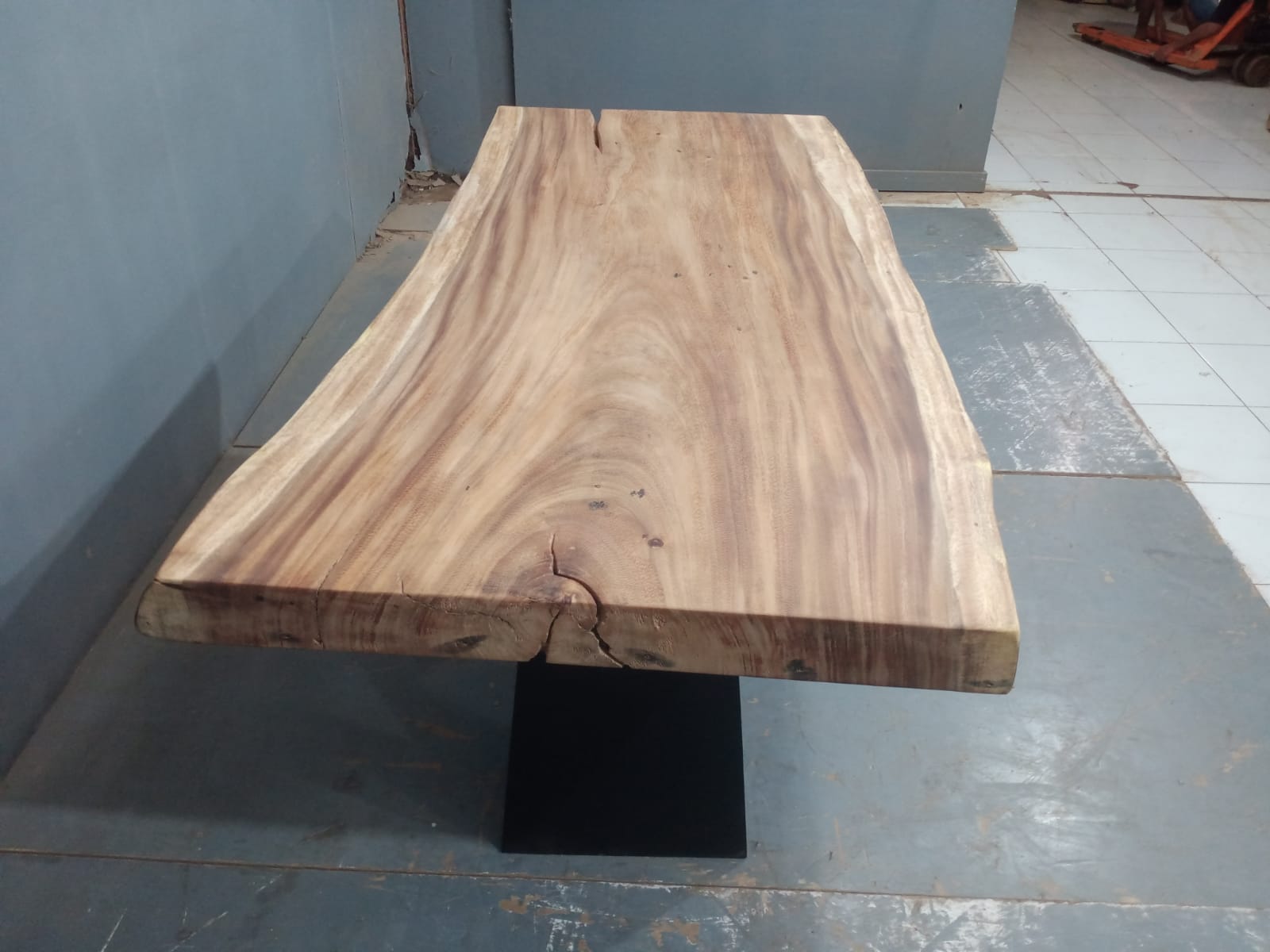 Live Edge Tables