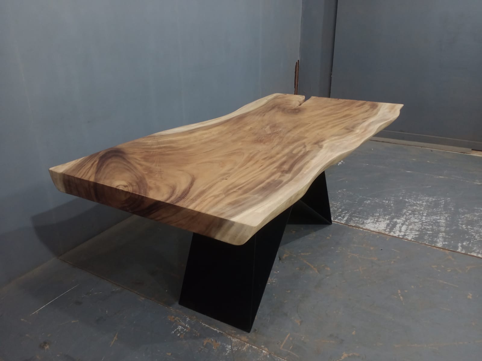 Live Edge Tables