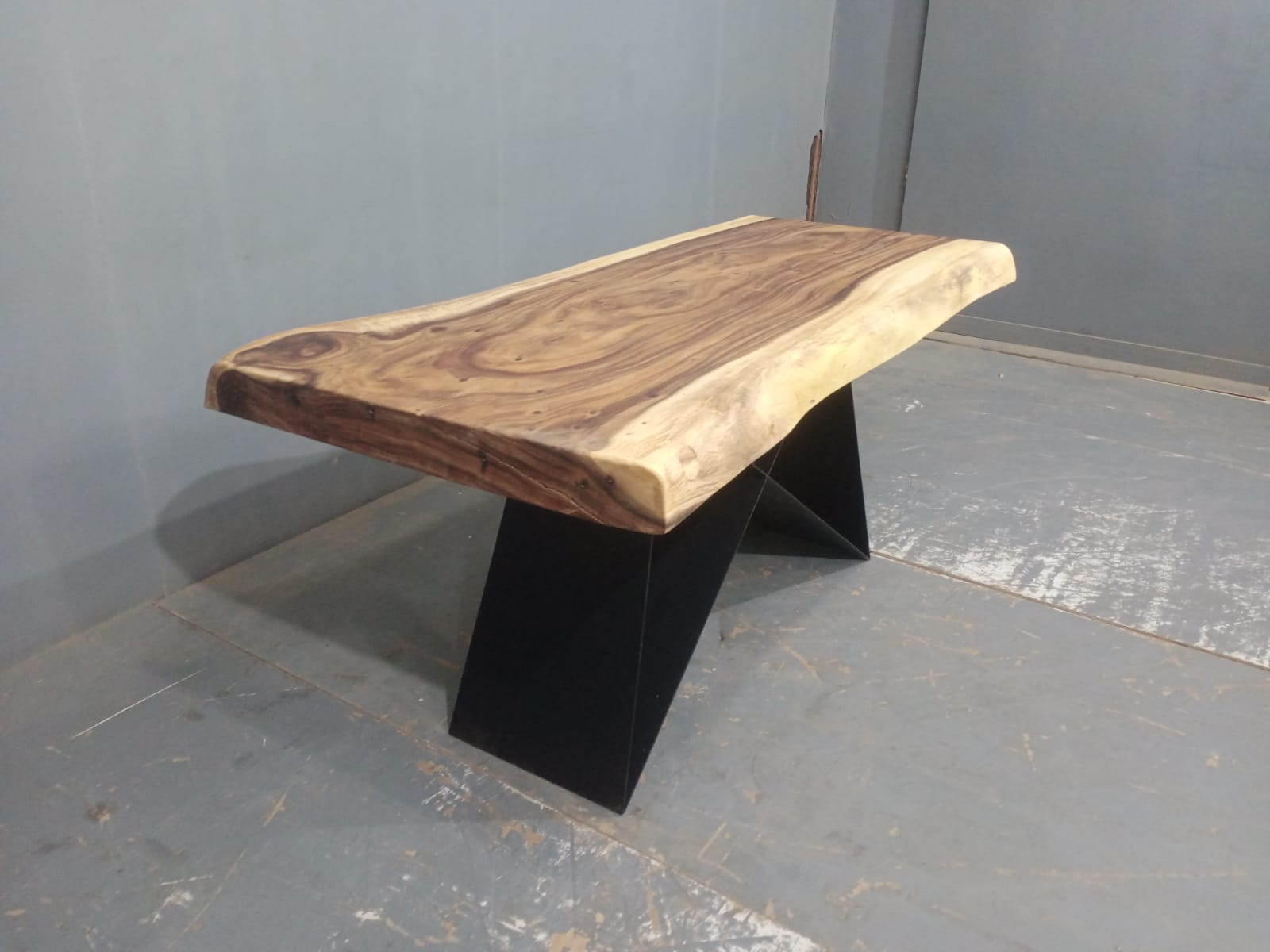 Live Edge Tables