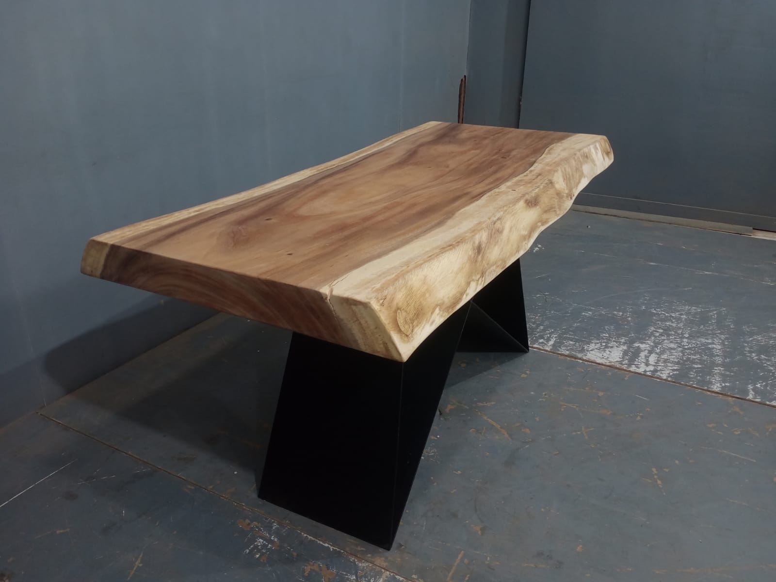 Live Edge Tables