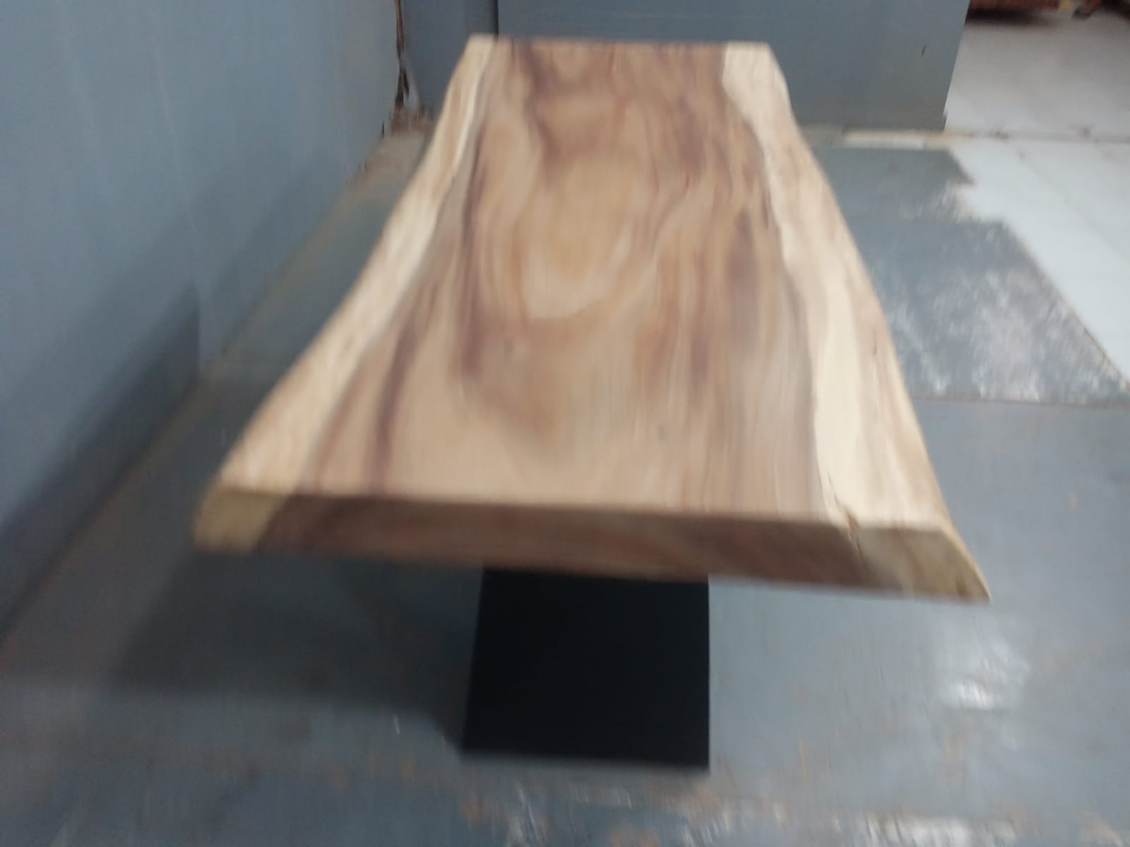 Live Edge Tables