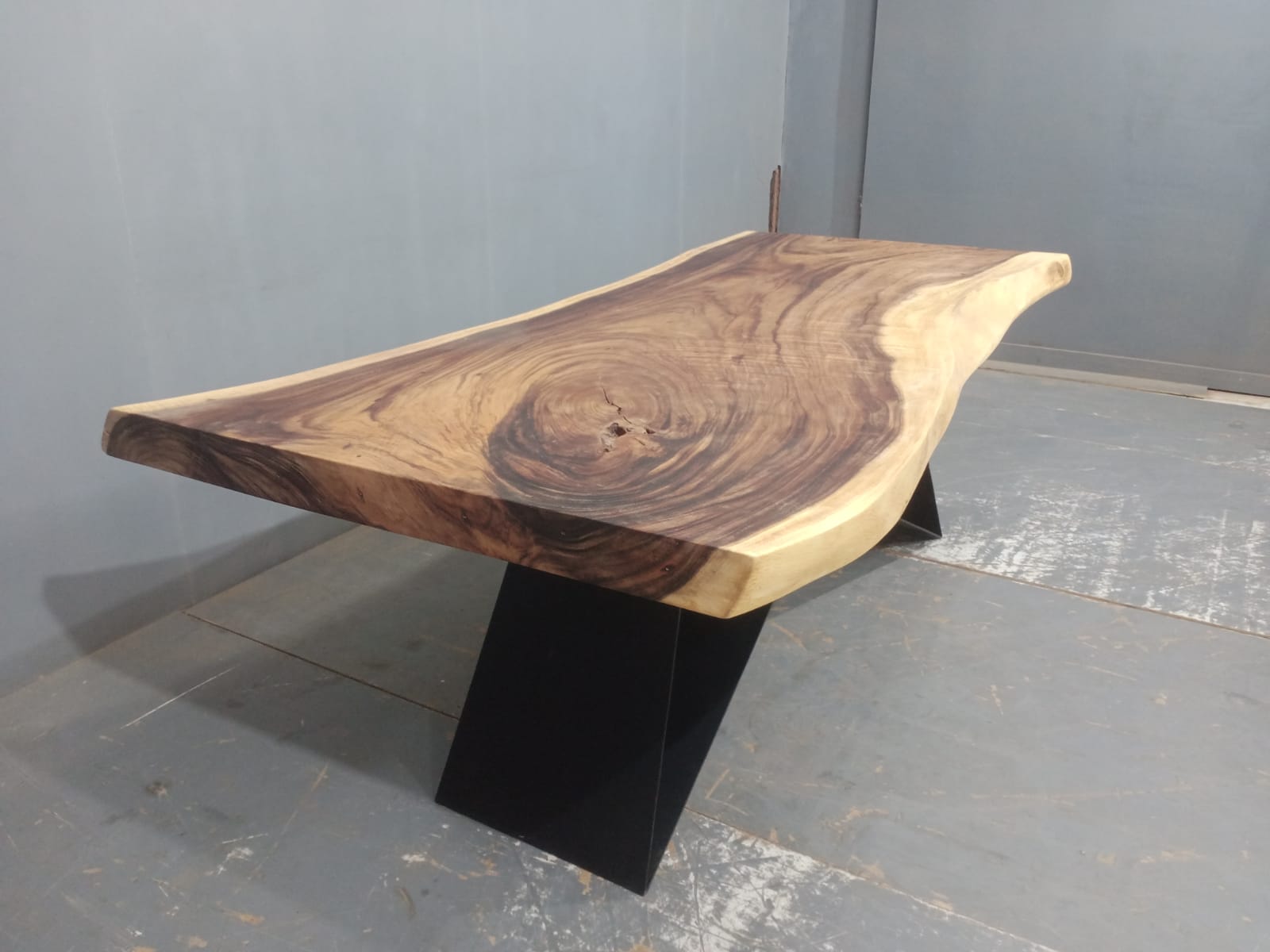 Live Edge Tables