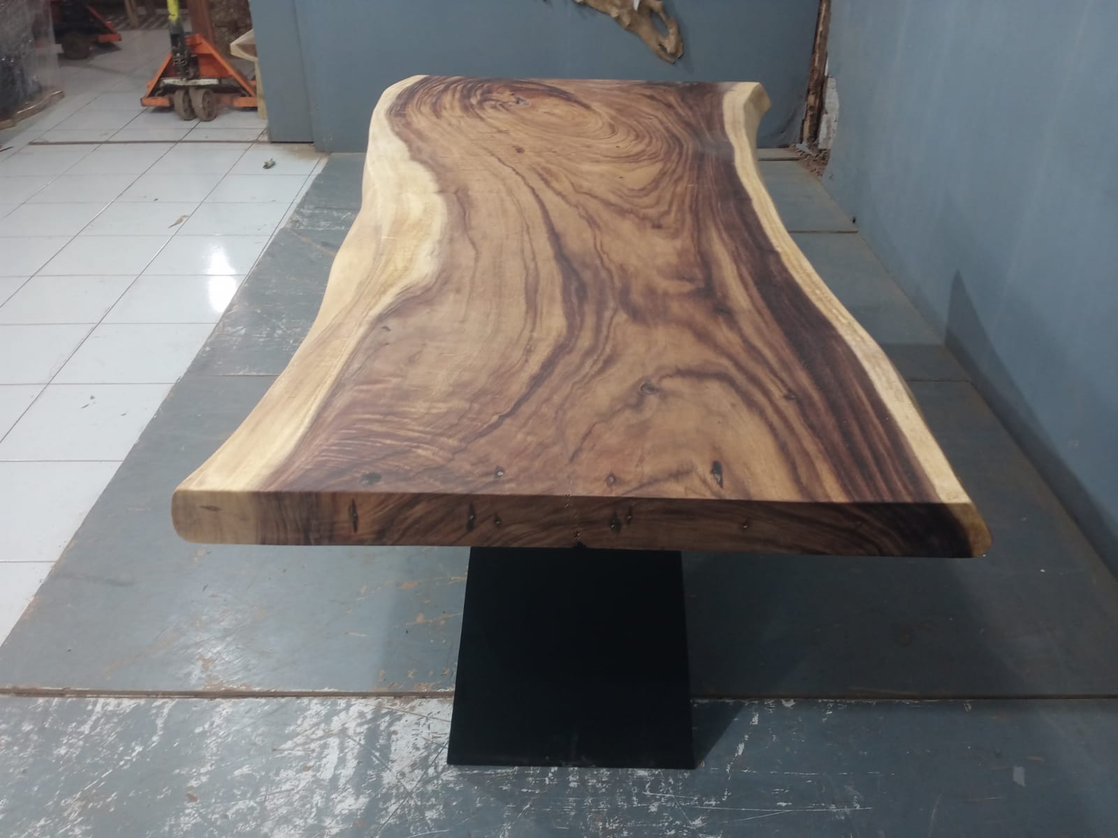 Live Edge Tables